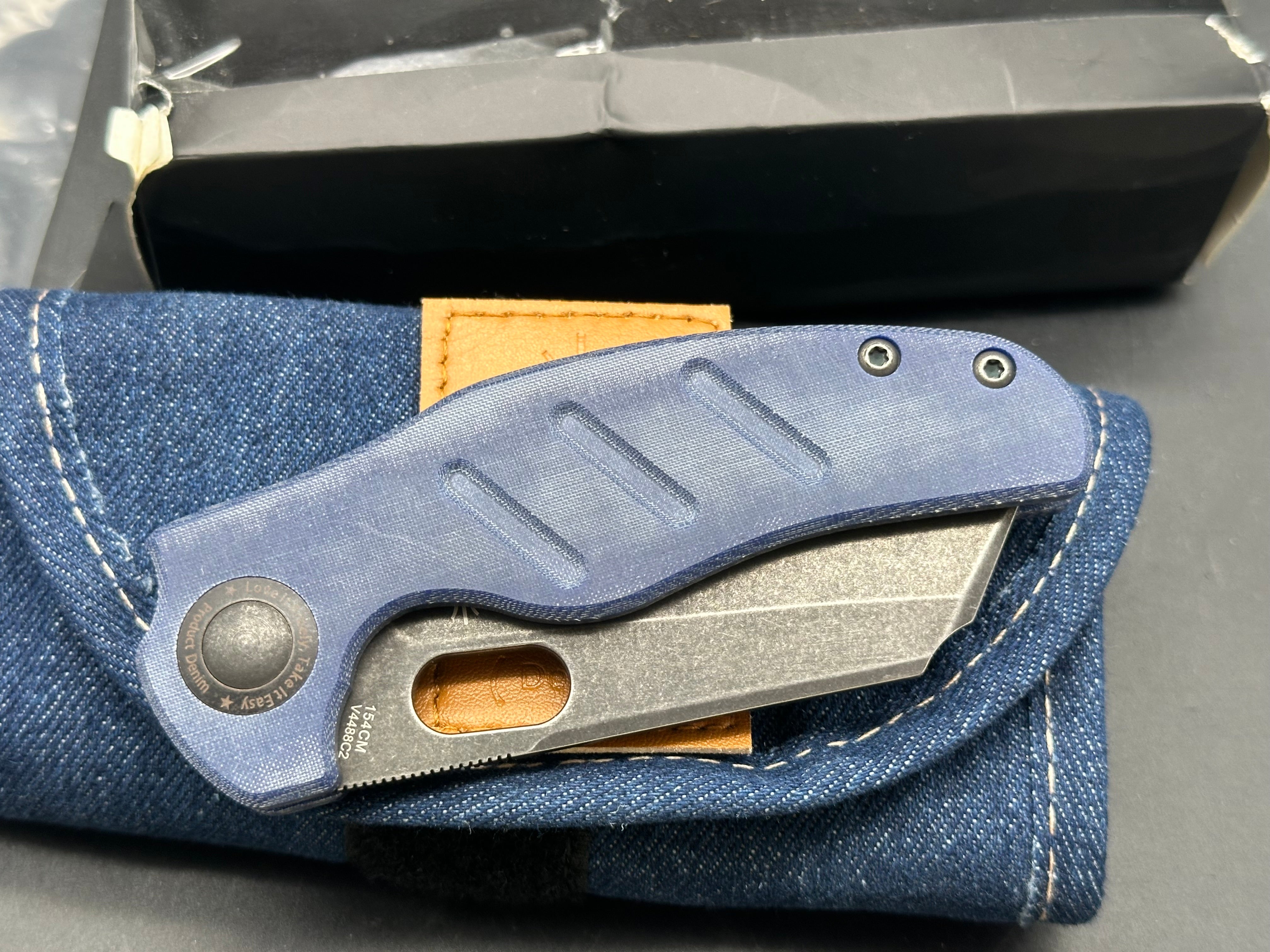 Kizer Sheepdog Liner Lock Thumb Hole Denim Micarta (3.25" Black SW)