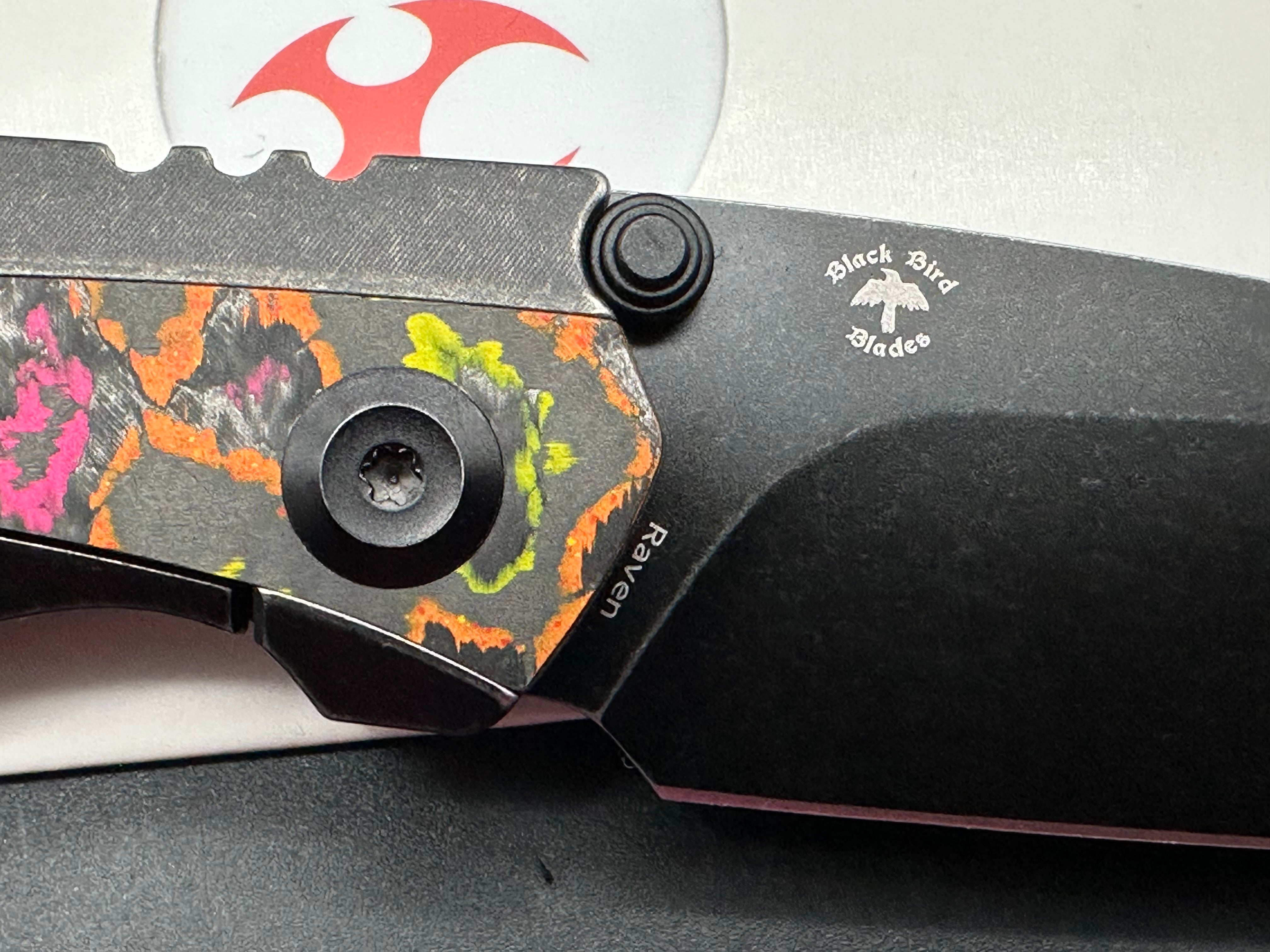 KANSEPT RAVEN BLACKWASH TITANIUM WTIH FLO PARTY CAMOCARBON HANDLE (3.13" CPM 20CV BLADE)