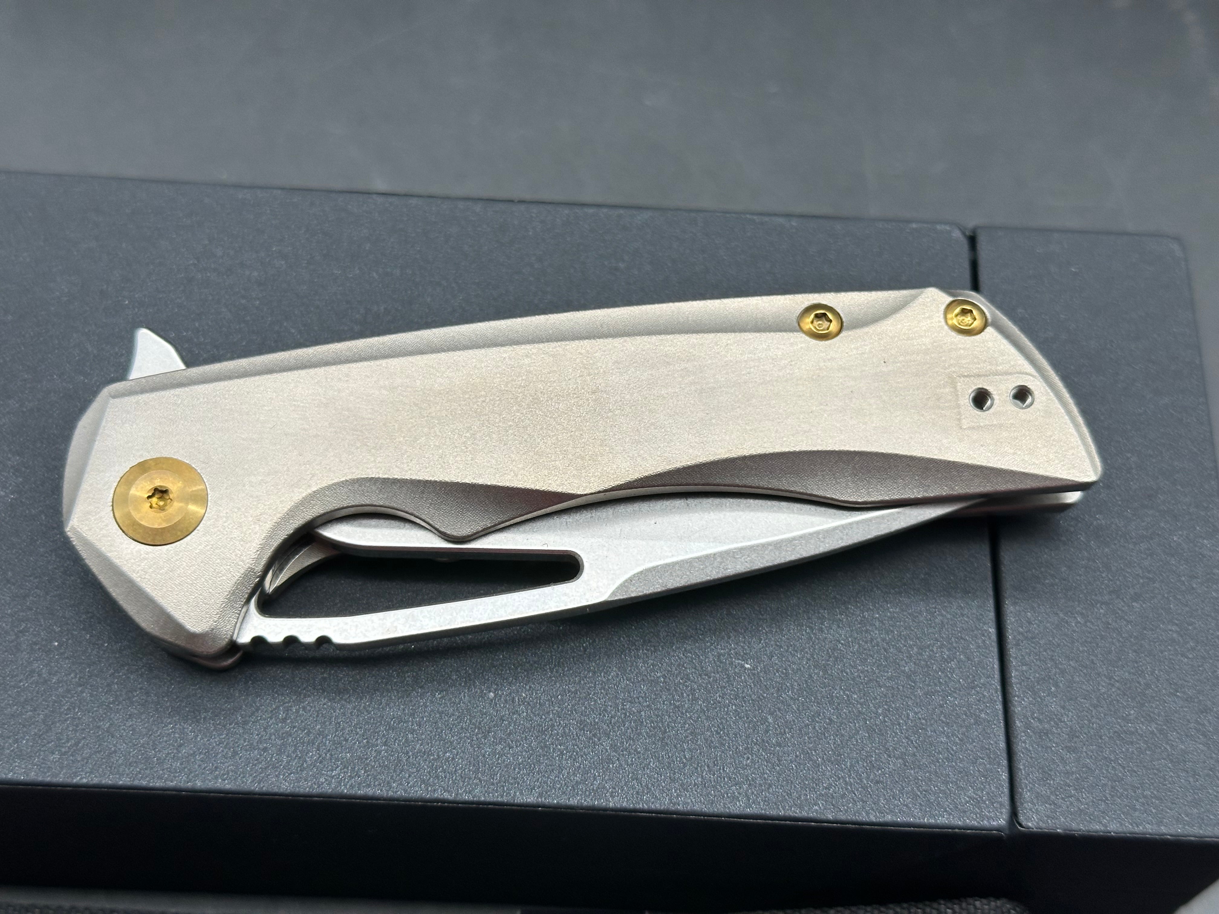 KANSEPT KRYO GRAY TITANIUM HANDLE S35VN DROP POINT PLAIN EDGE