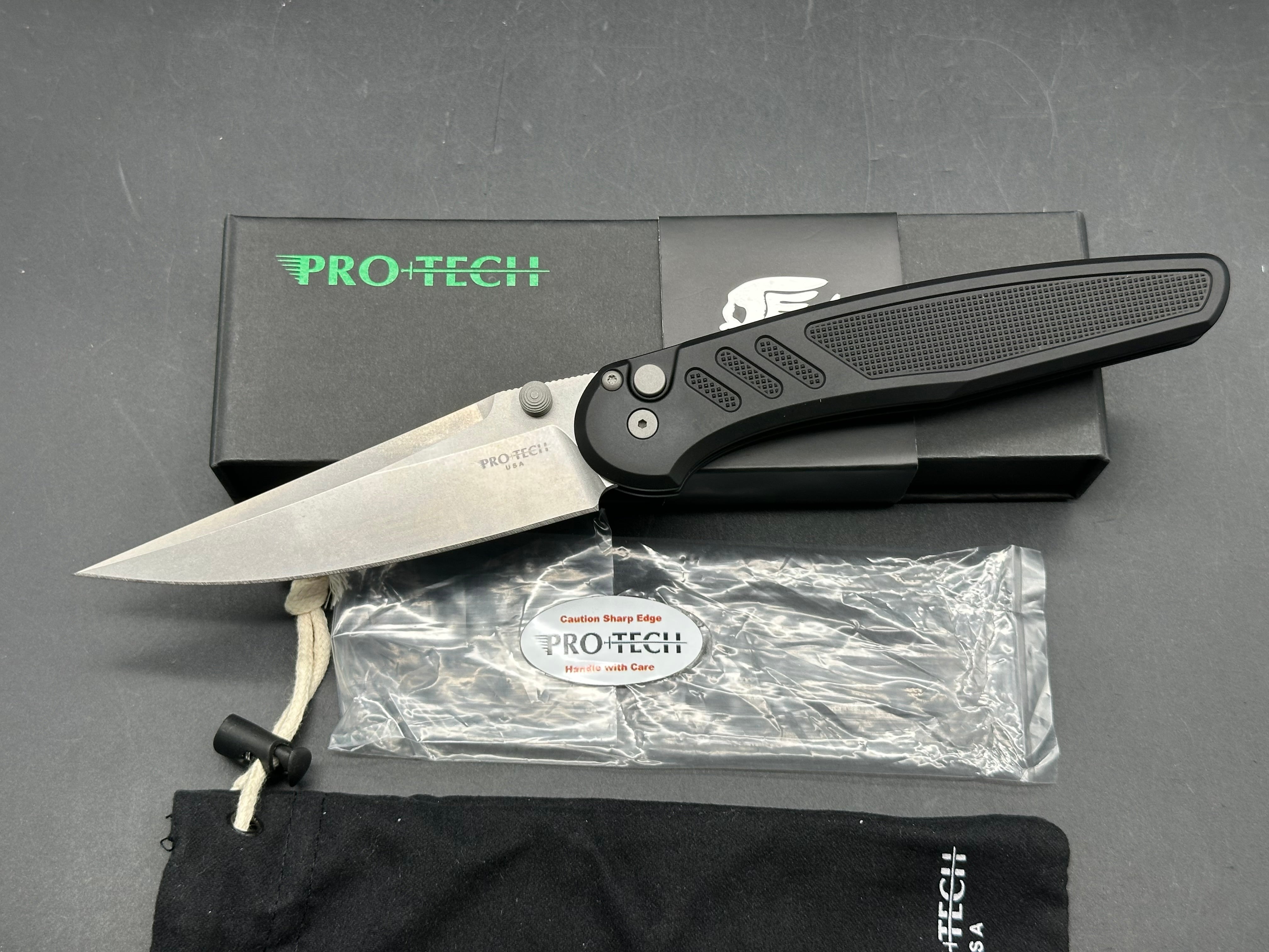 ProTech Avalon, 4" MagnaCut Blade with Black Aluminum Scales