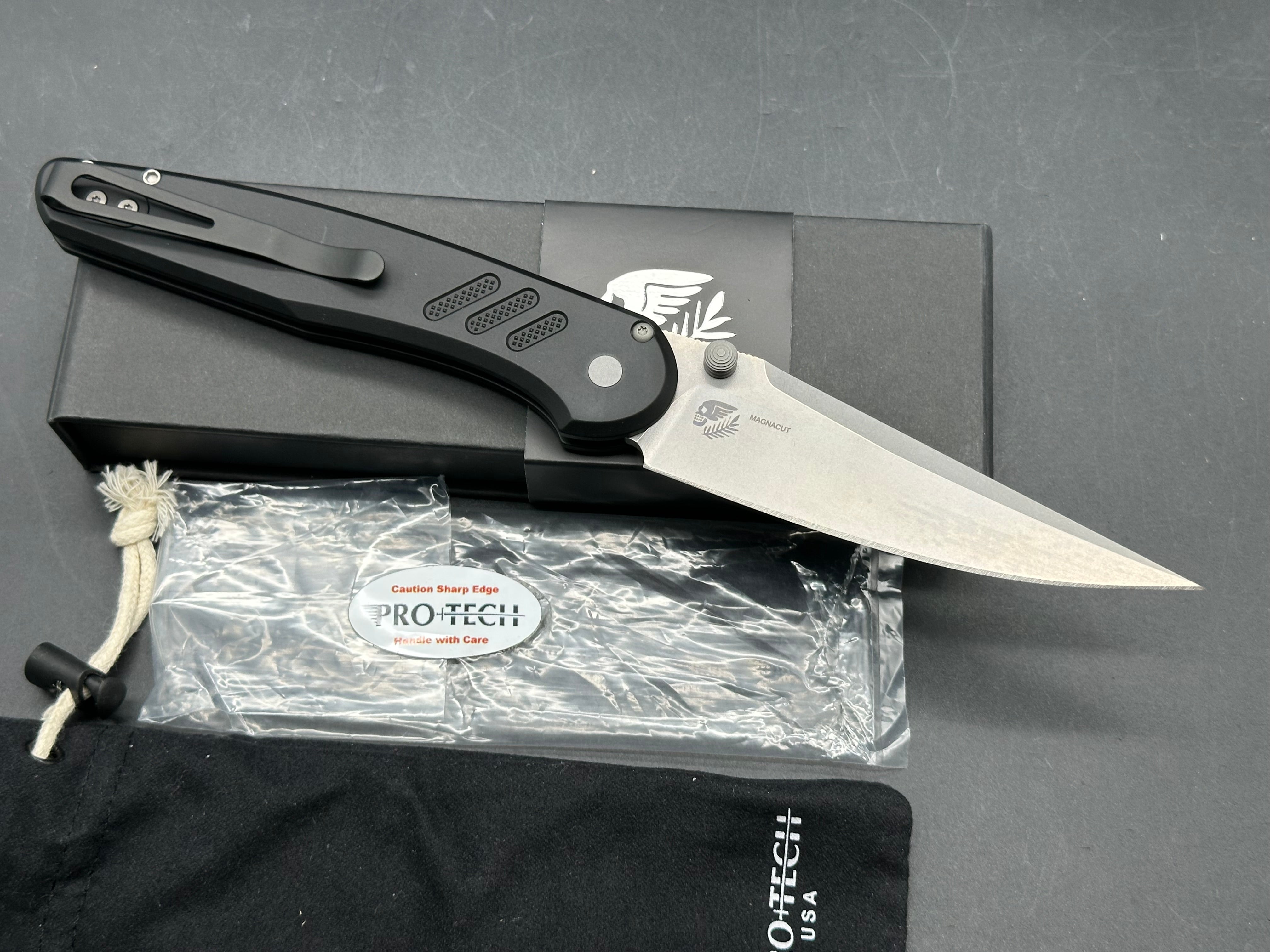ProTech Avalon, 4" MagnaCut Blade with Black Aluminum Scales