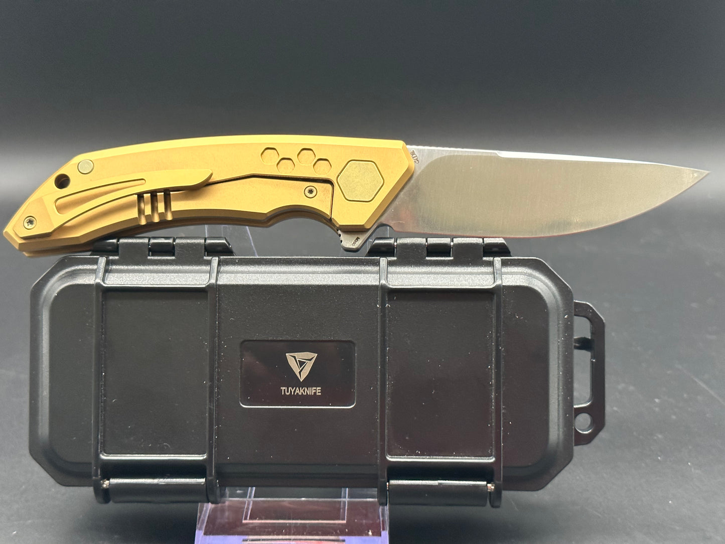 Tuya Hive 2 M390 Satin Honey Titanium w/CF inserts Drop Point