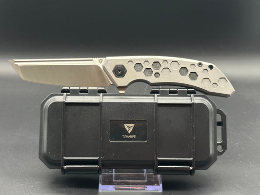 Tuya Hive 2 M390 Satin, grey Titanium w/CF inserts