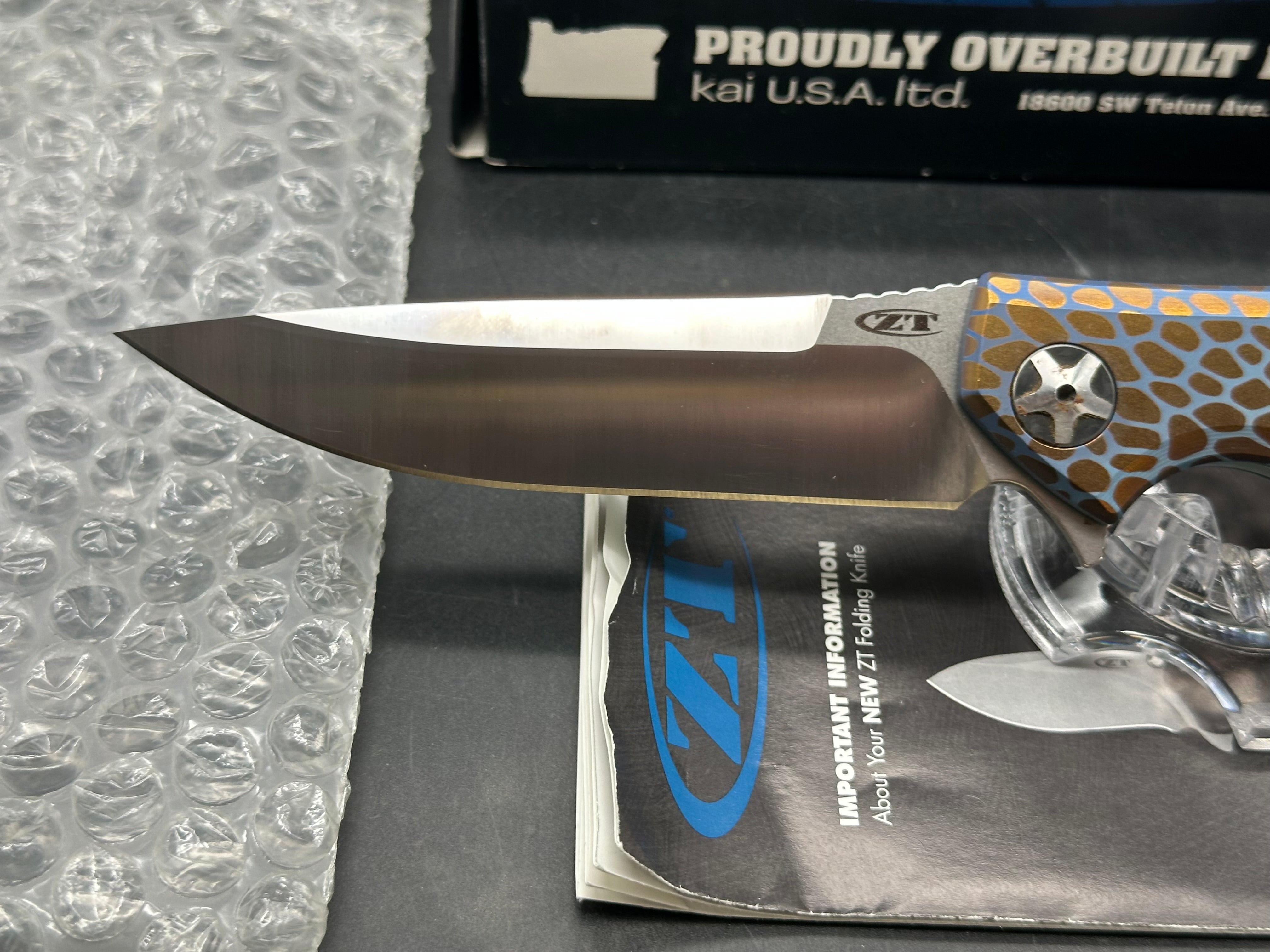 Zero Tolerance Sinkevich 0452CF Flipper Knife (4.1" Satin) ZT