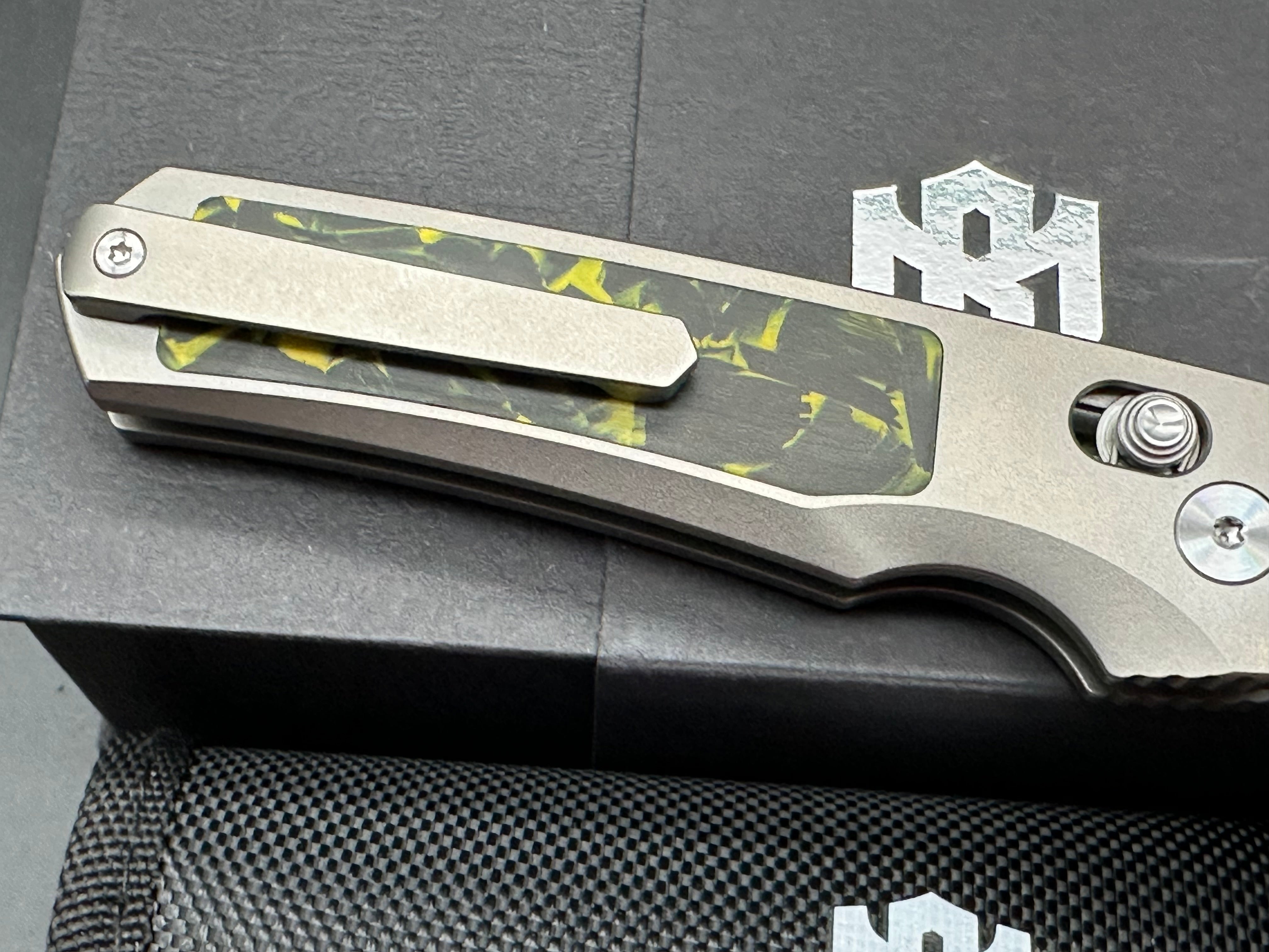 REMETTE RT-AURORA TITANIUM/YELLOW/CARBON FIBER HANDLE M390
