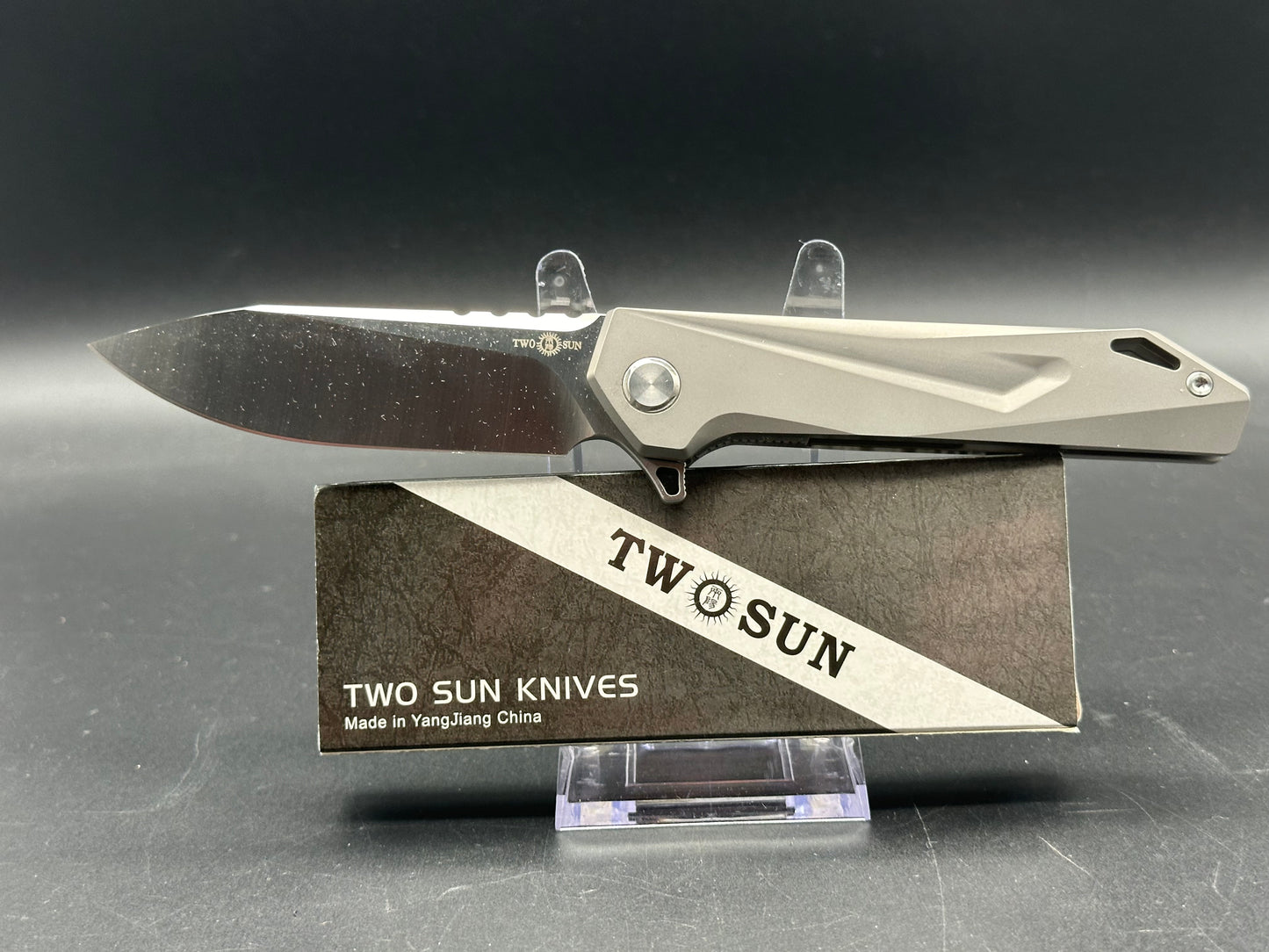 TWOSUN FOLDING KNIFE FLIPPER TITANIUM HANDLE D2 CLIP POINT PLAIN EDGE TS365