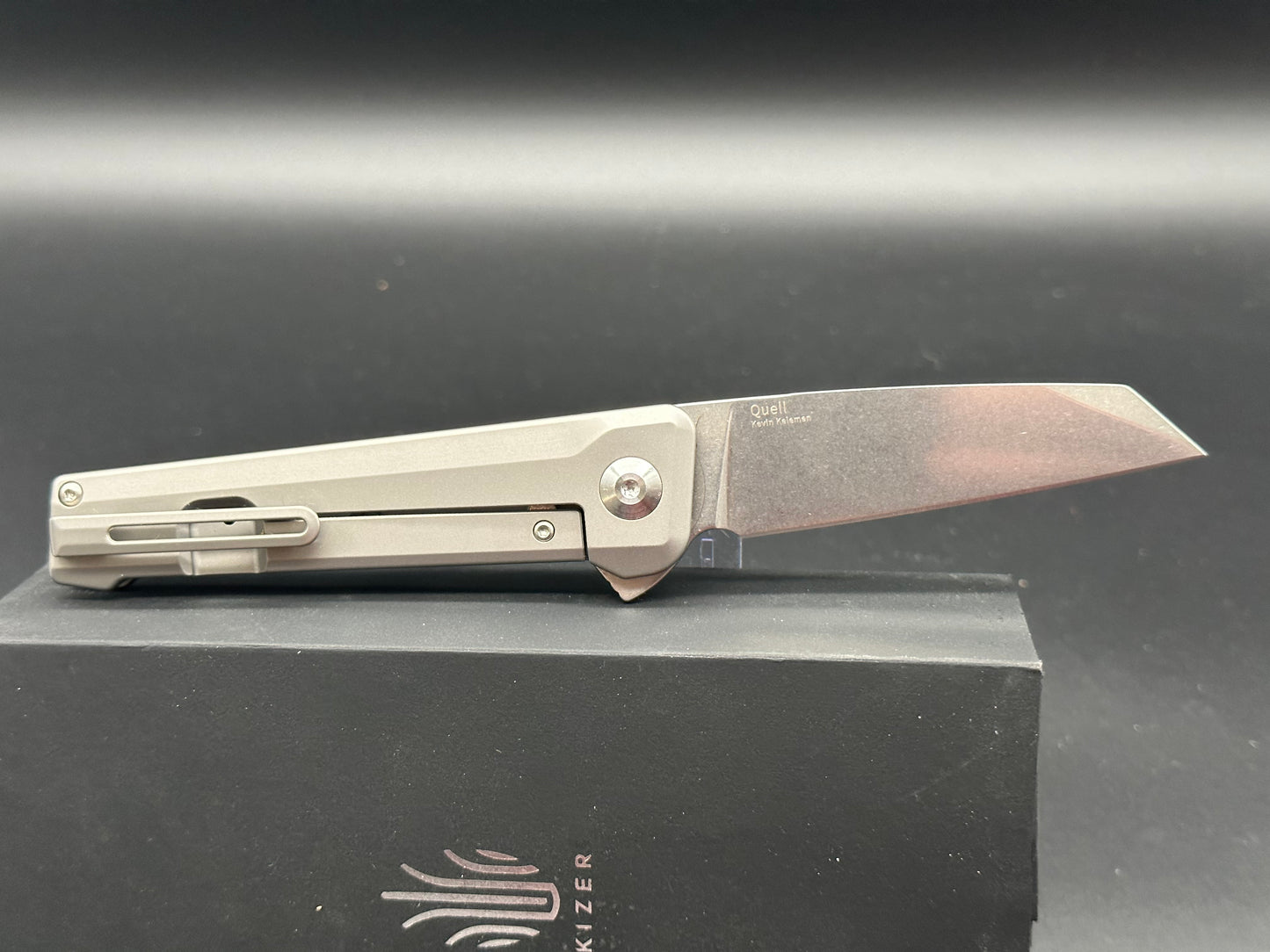 Kizer Quell Ki4530 S35VN Stonewash TI handle