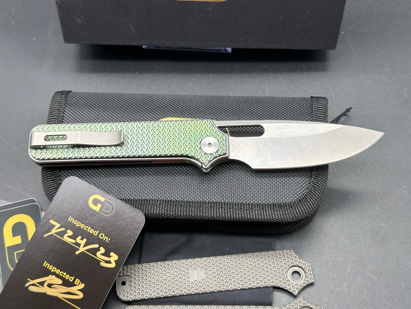 Golden Design The Standard Green Titanium scales w/M390 blade (Extra scales)