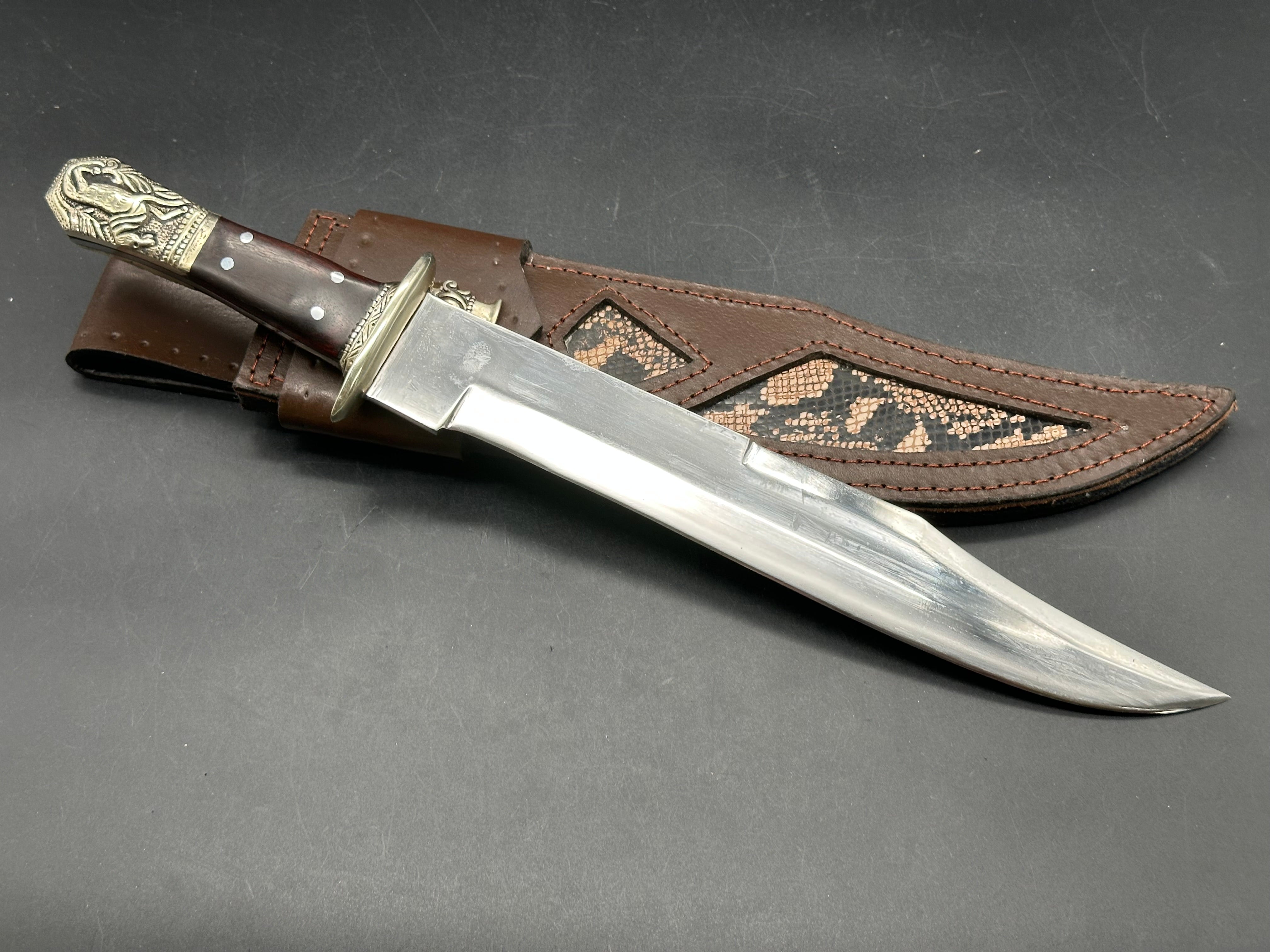 Paladin Bowie / This Bowie is by KnivesbyHand