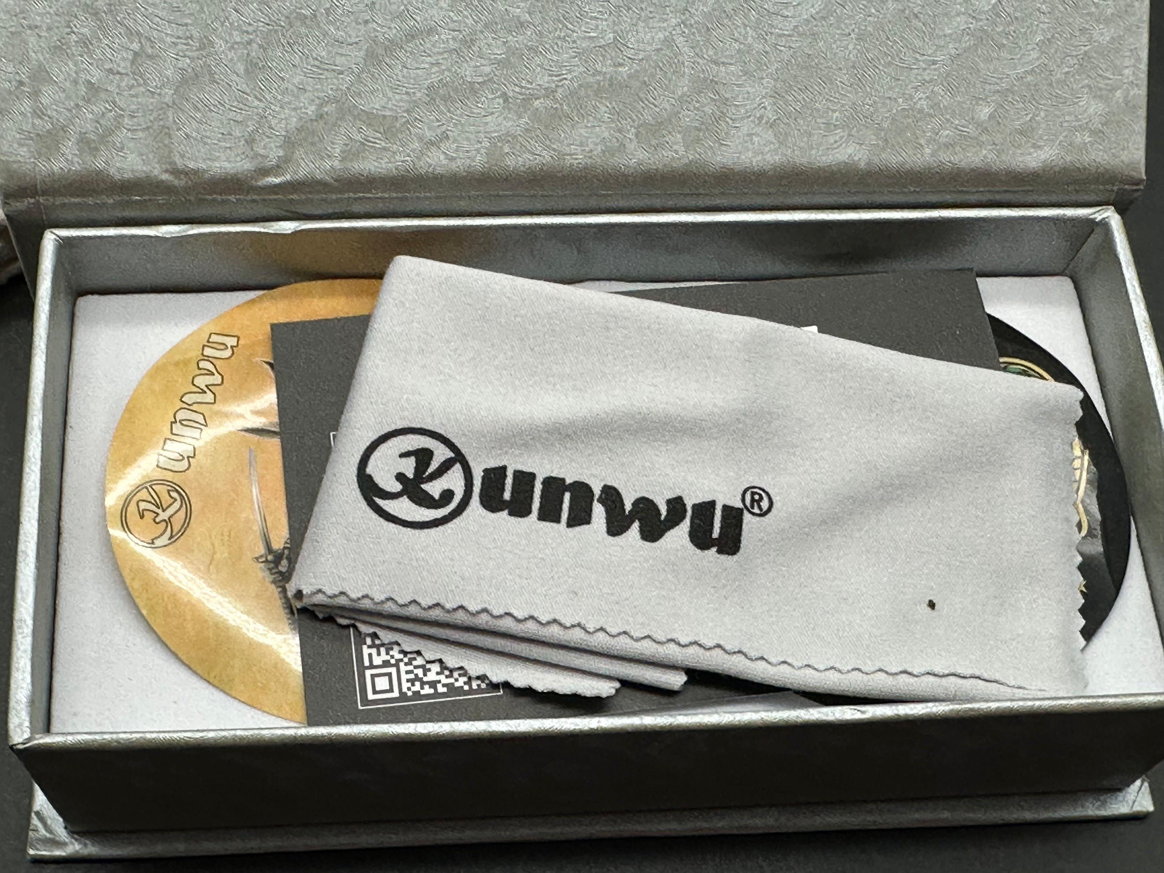 Kunwu Compadre 2.95" Vanax Stonewash Blade with Stonewash Diamond Textured Titanium Scales