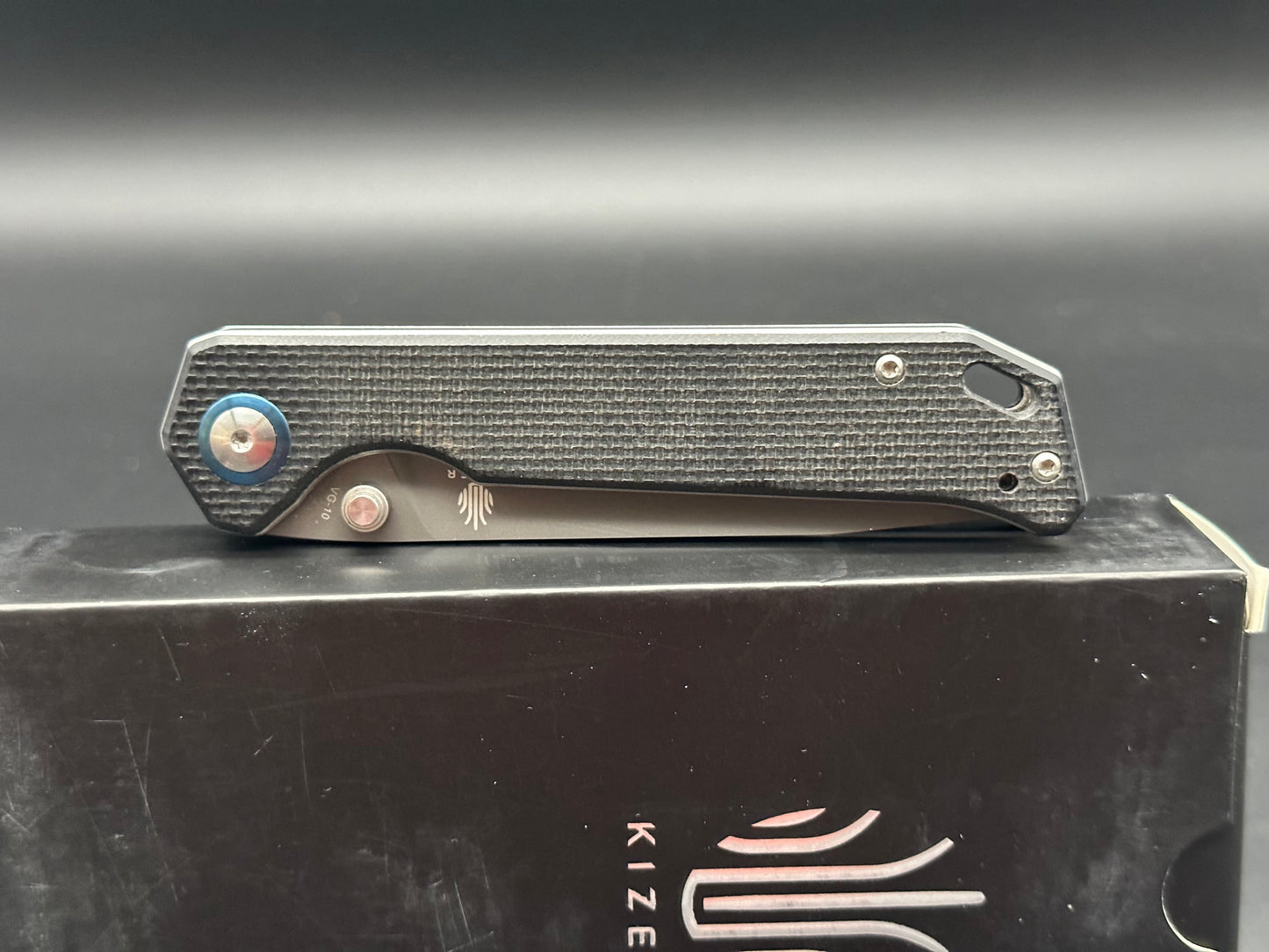 Kizer Begleiter V4458A1 VG-10 w/Black Blade