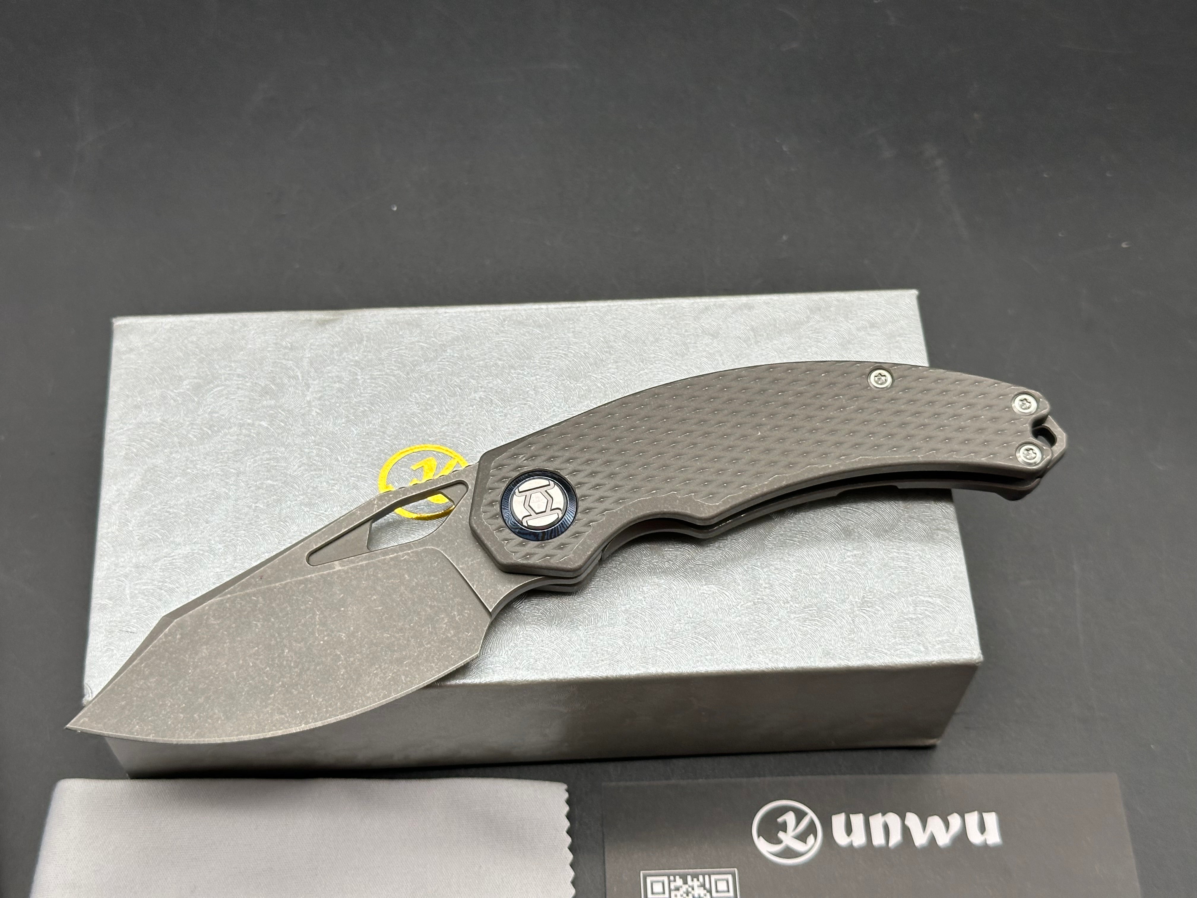 Kunwu Compadre 2.95" Vanax Stonewash Blade with Stonewash Diamond Textured Titanium Scales
