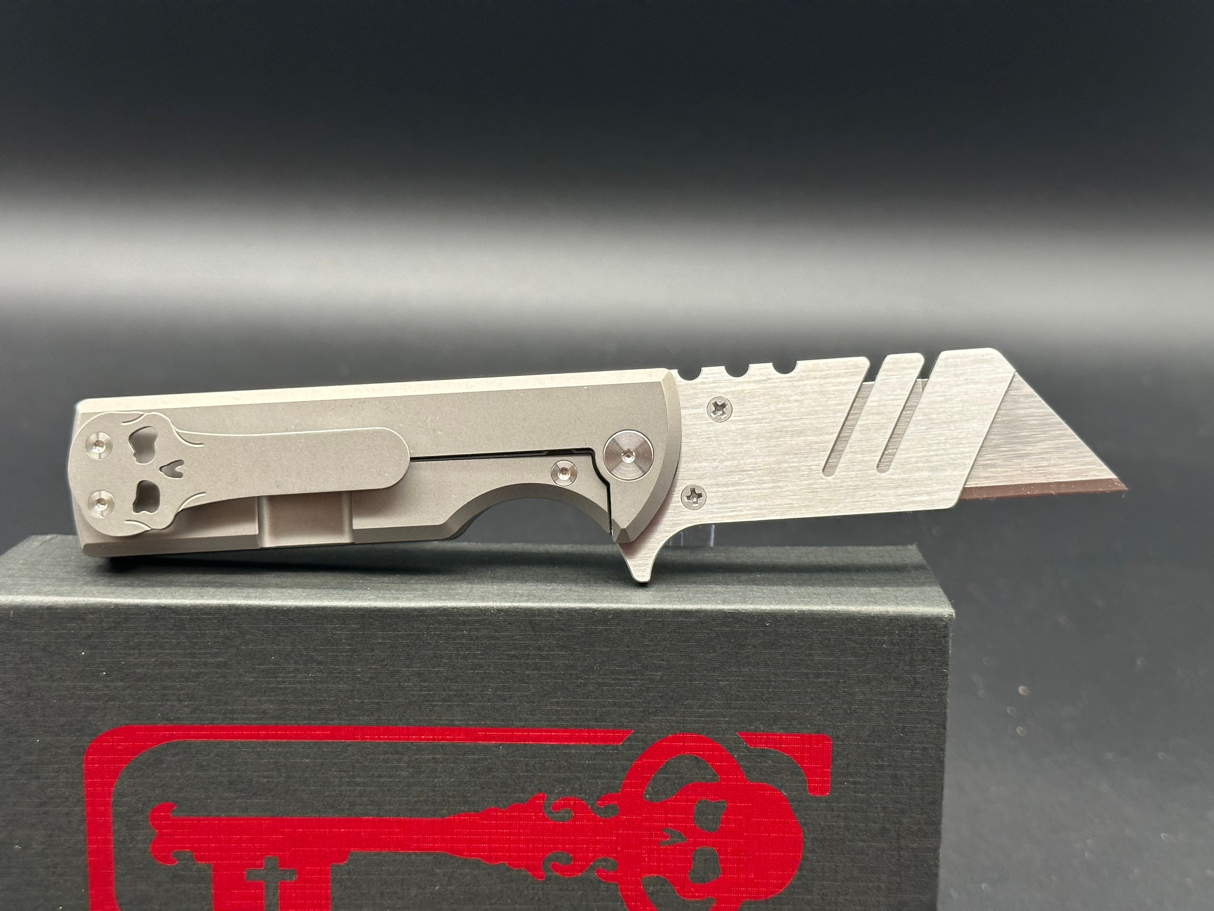 Chaves Ultramar C.H.U.B. Flipper Green micarta scale utility blade