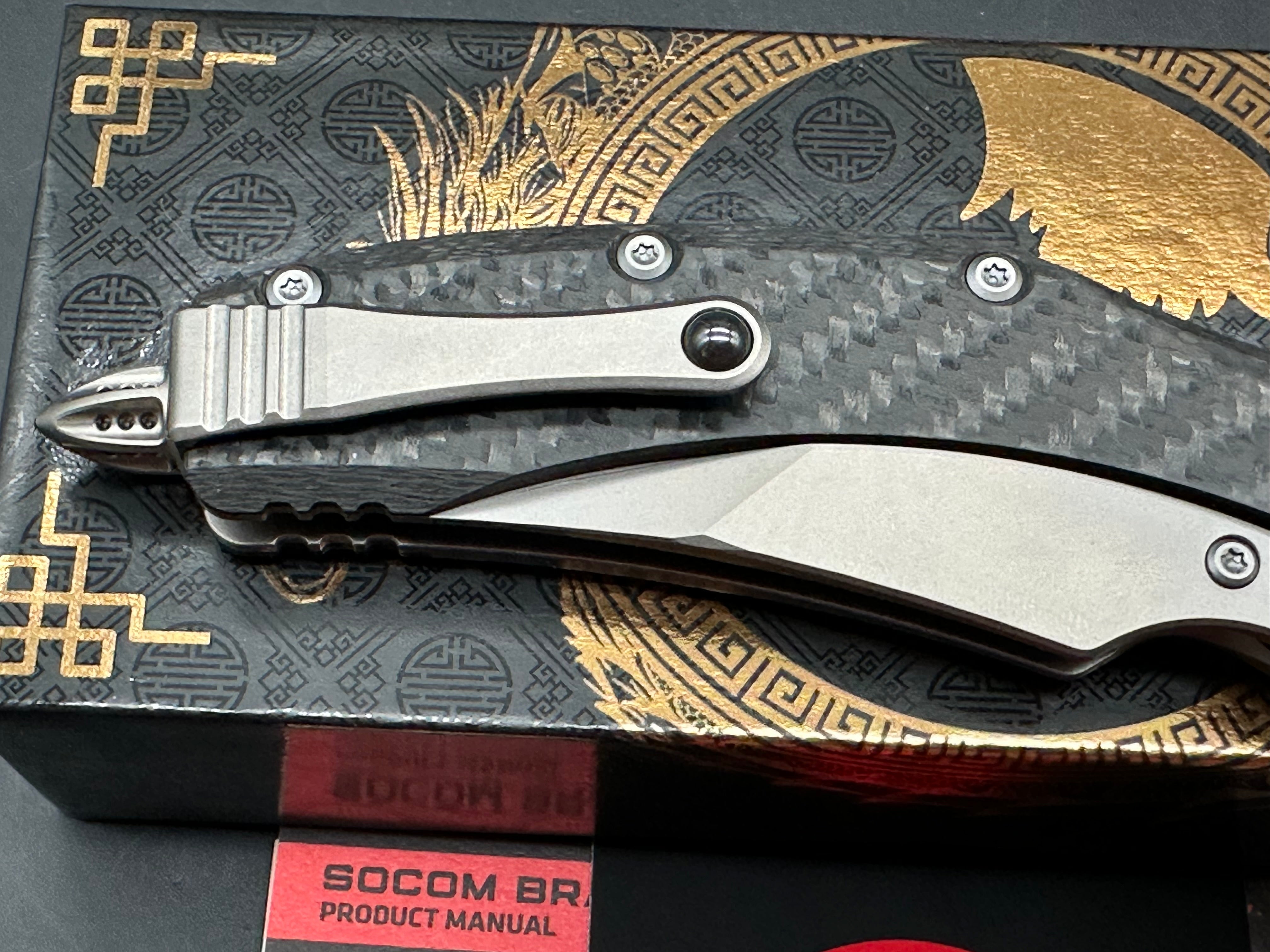 Microtech 165C-4CFTI Matrix - Carbon Fiber & Titanium - Blue Pivot Collar - Hand Rubbed Satin Blade