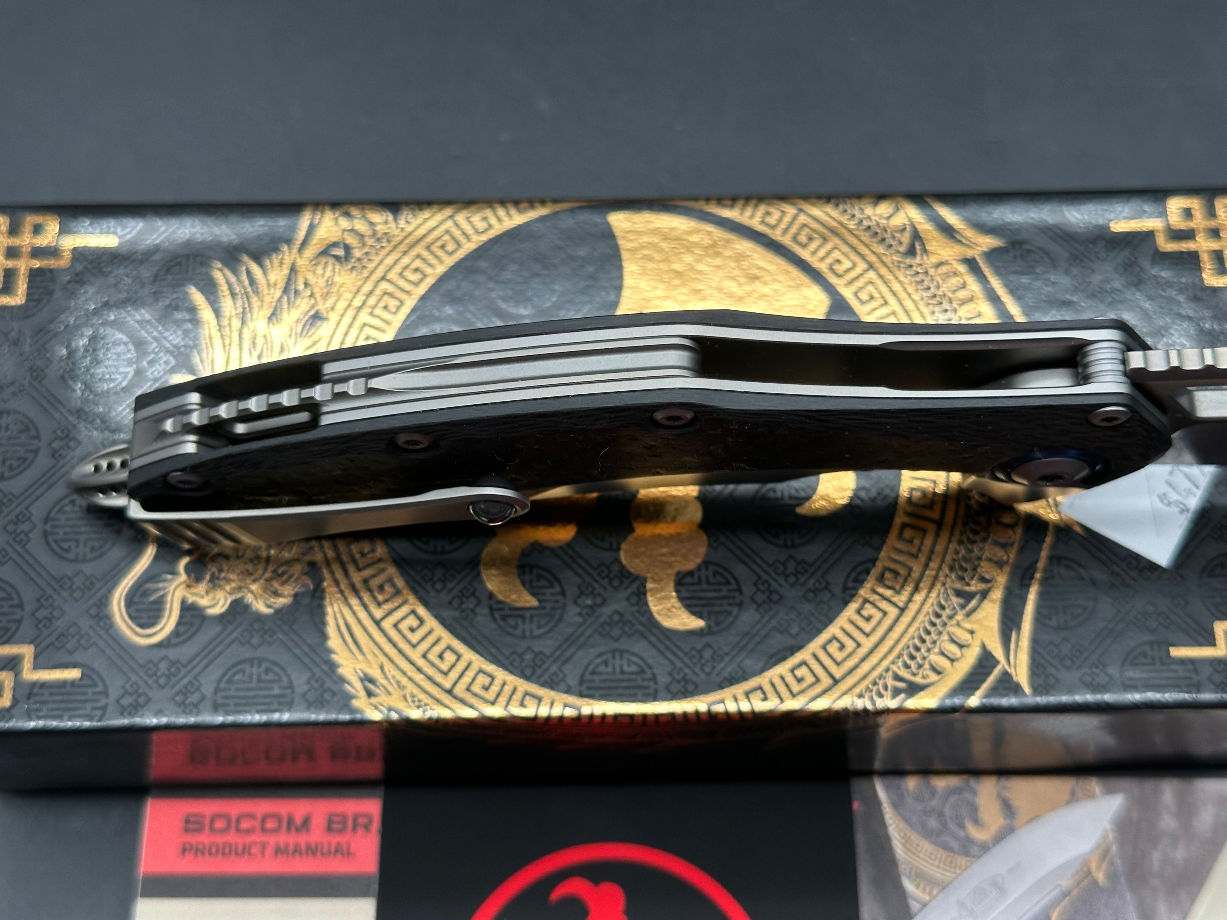 Microtech 165C-4CFTI Matrix - Carbon Fiber & Titanium - Blue Pivot Collar - Hand Rubbed Satin Blade