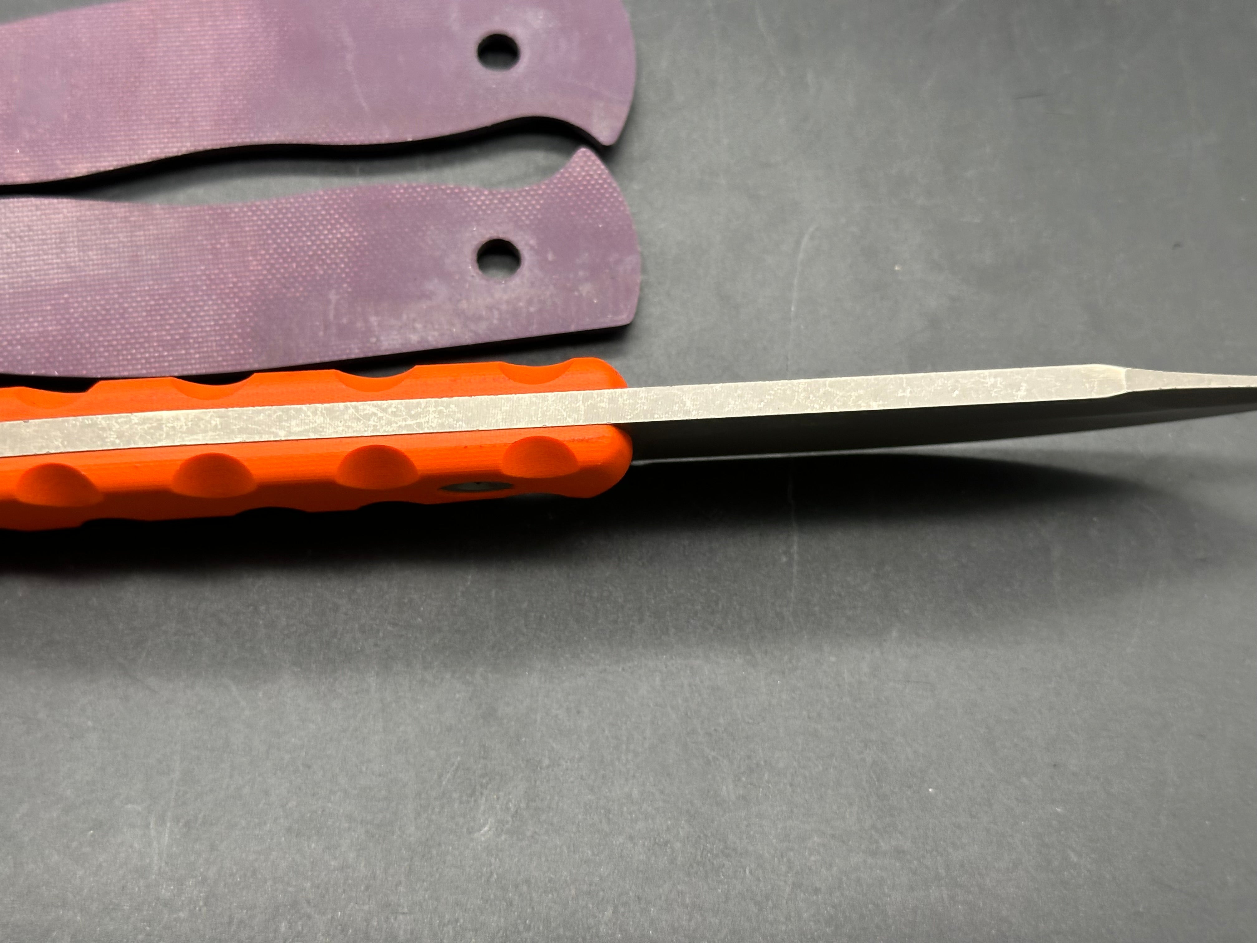 TKell Knives Accomplice in AEB-L with nickel boron coating, 2 sets of G-10 scales black Kydex sheath