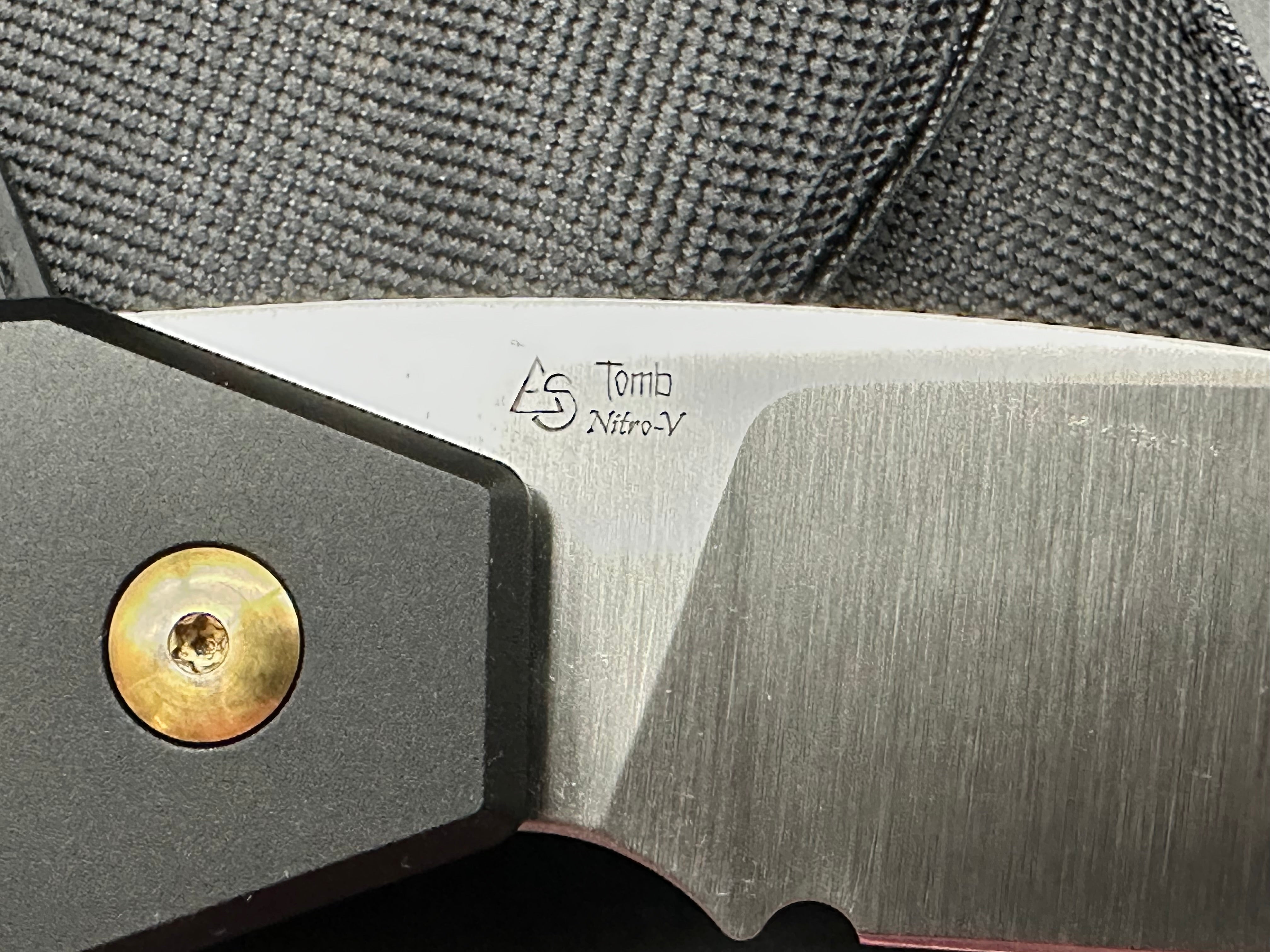 KIZER TOMB BLACK ALUMINUM HANDLE NITRO-V PLAIN EDGE