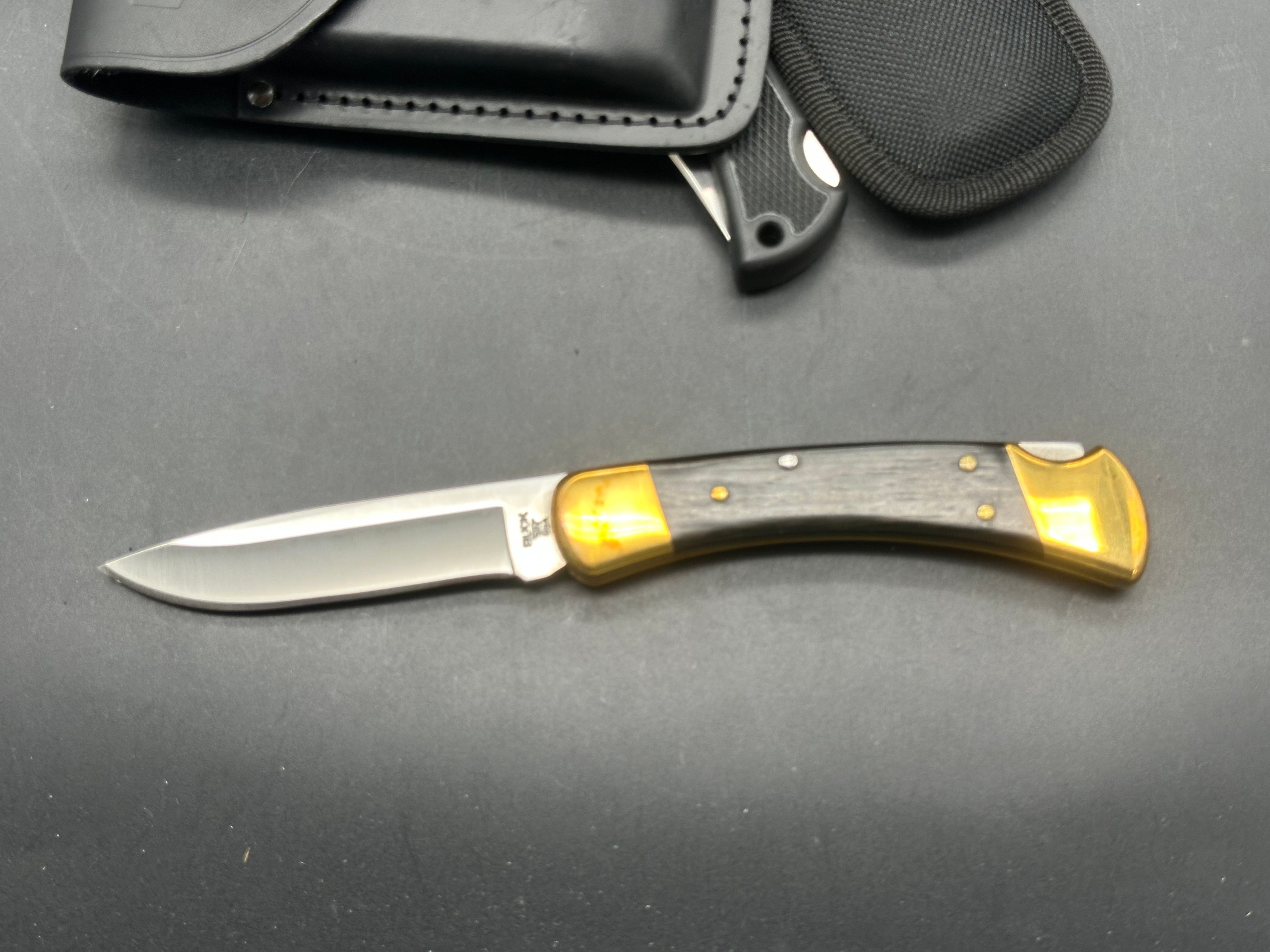 Buck Knives Combo 110 Drop point in 420HC with leather sheath / 110 LT in 420HC