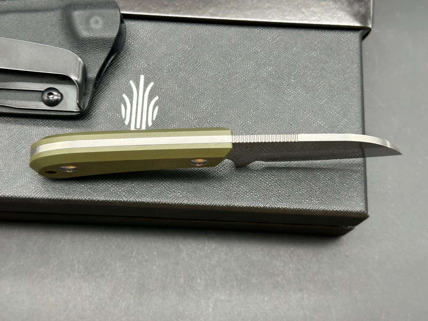 Kizer Deckhand fixed blade