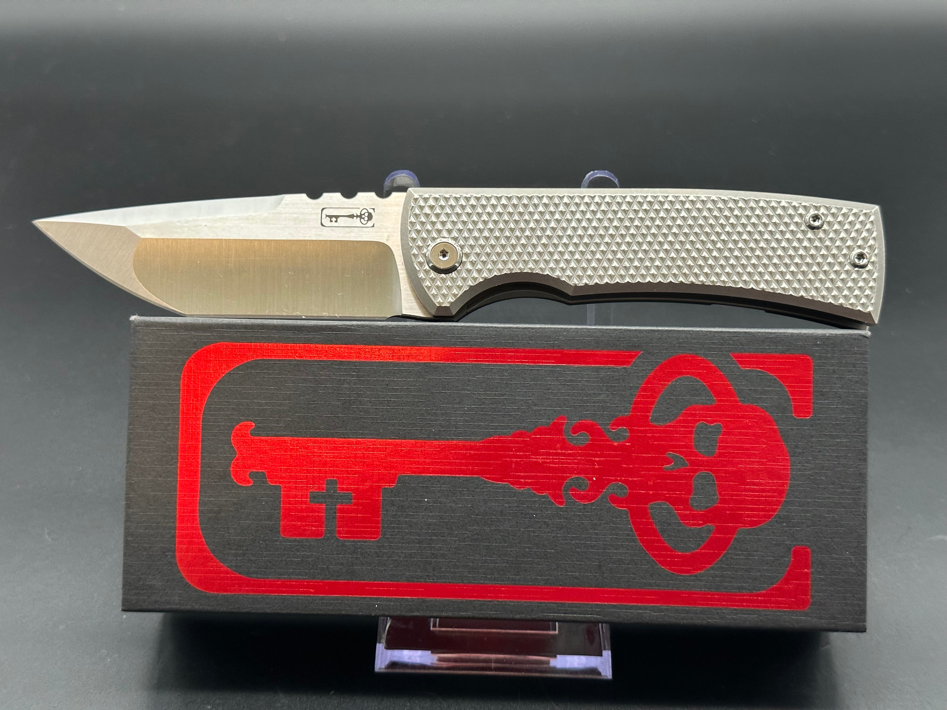 CHAVES KICKSTOP 229 Ti monochromatic crosshatch scales