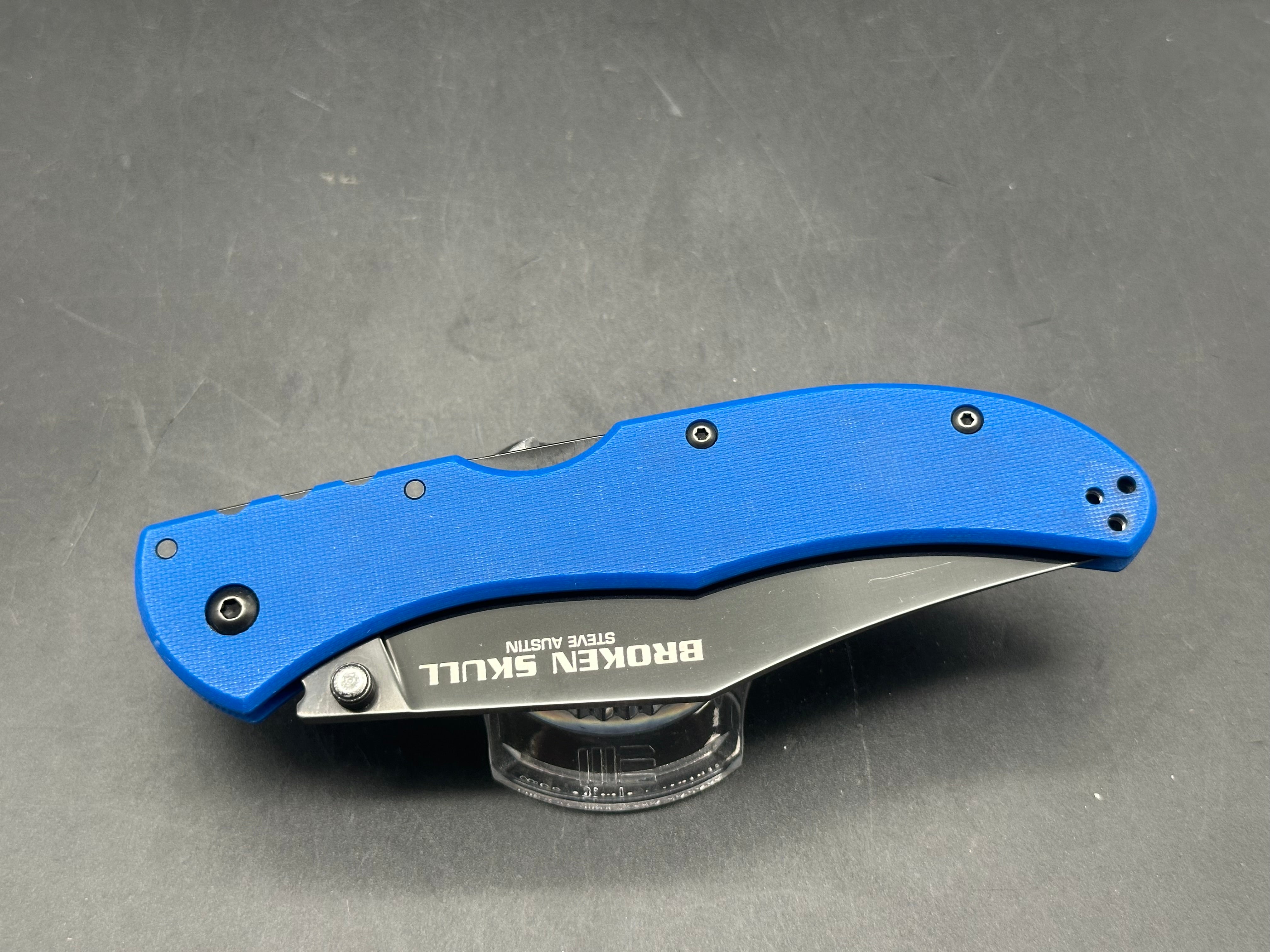 Cold Steel Broken Skull CTS-XHP DLC coating, blue G-10