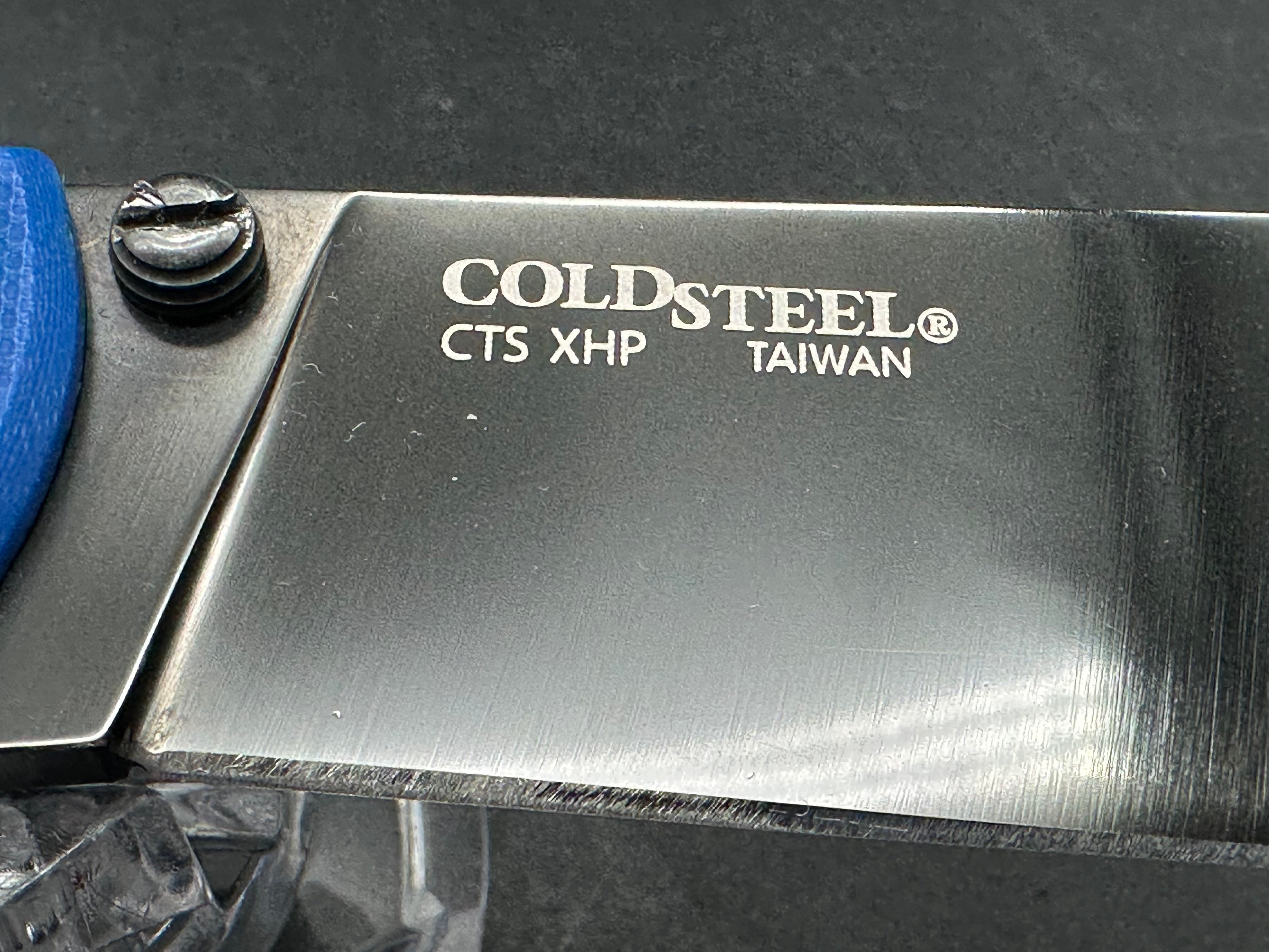 Cold Steel Broken Skull CTS-XHP DLC coating, blue G-10