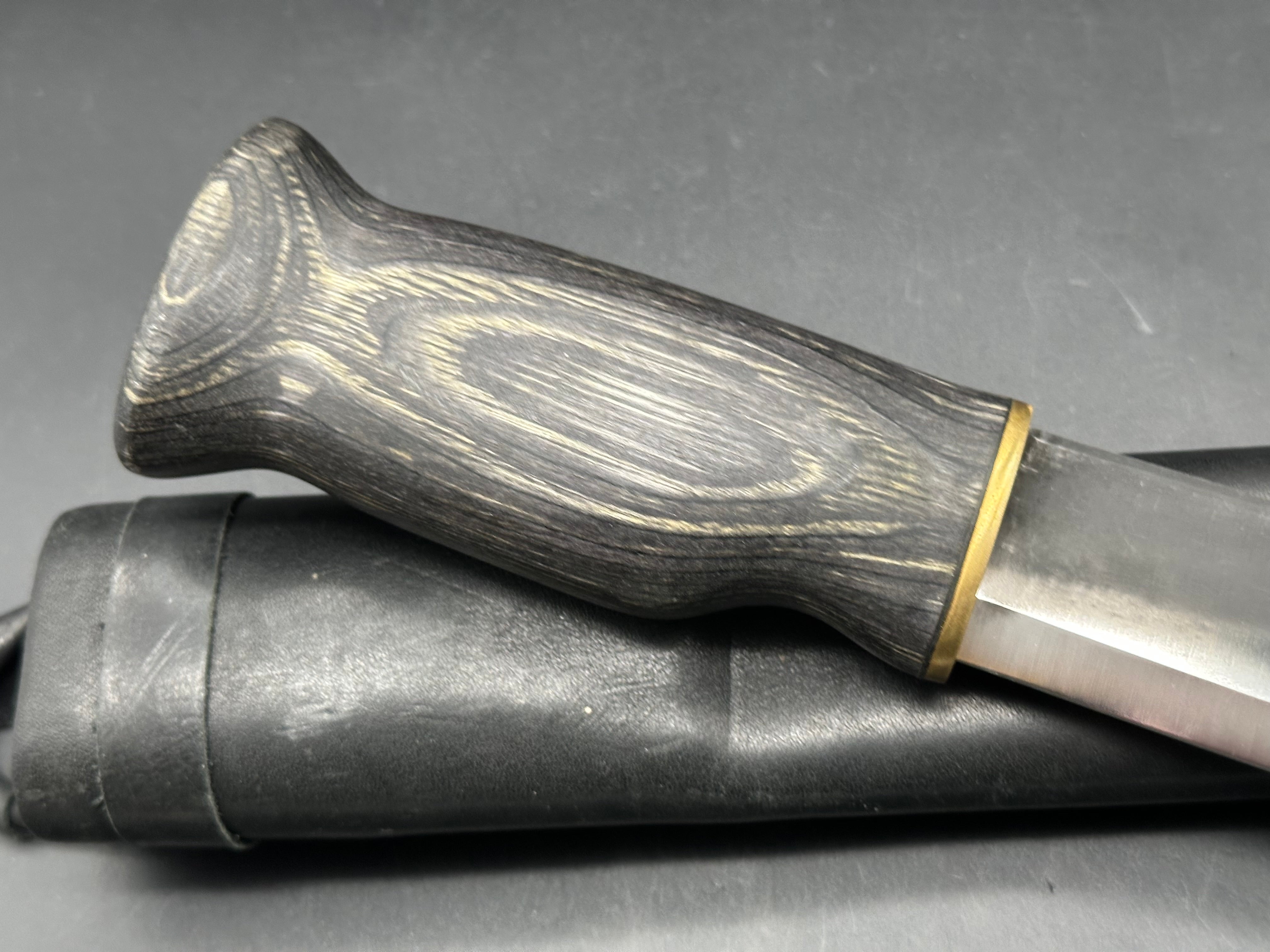 Wood Jewel Leuku Black Knife