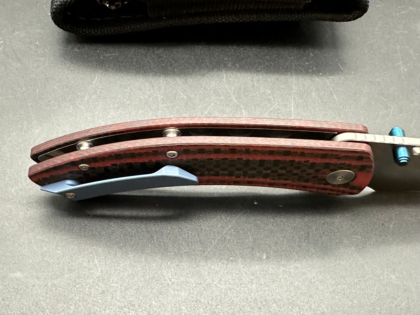 SHIELDON CYBERDASHI POCKET KNIFE 154CM BLADE BLACK & RED CARBON FIBER