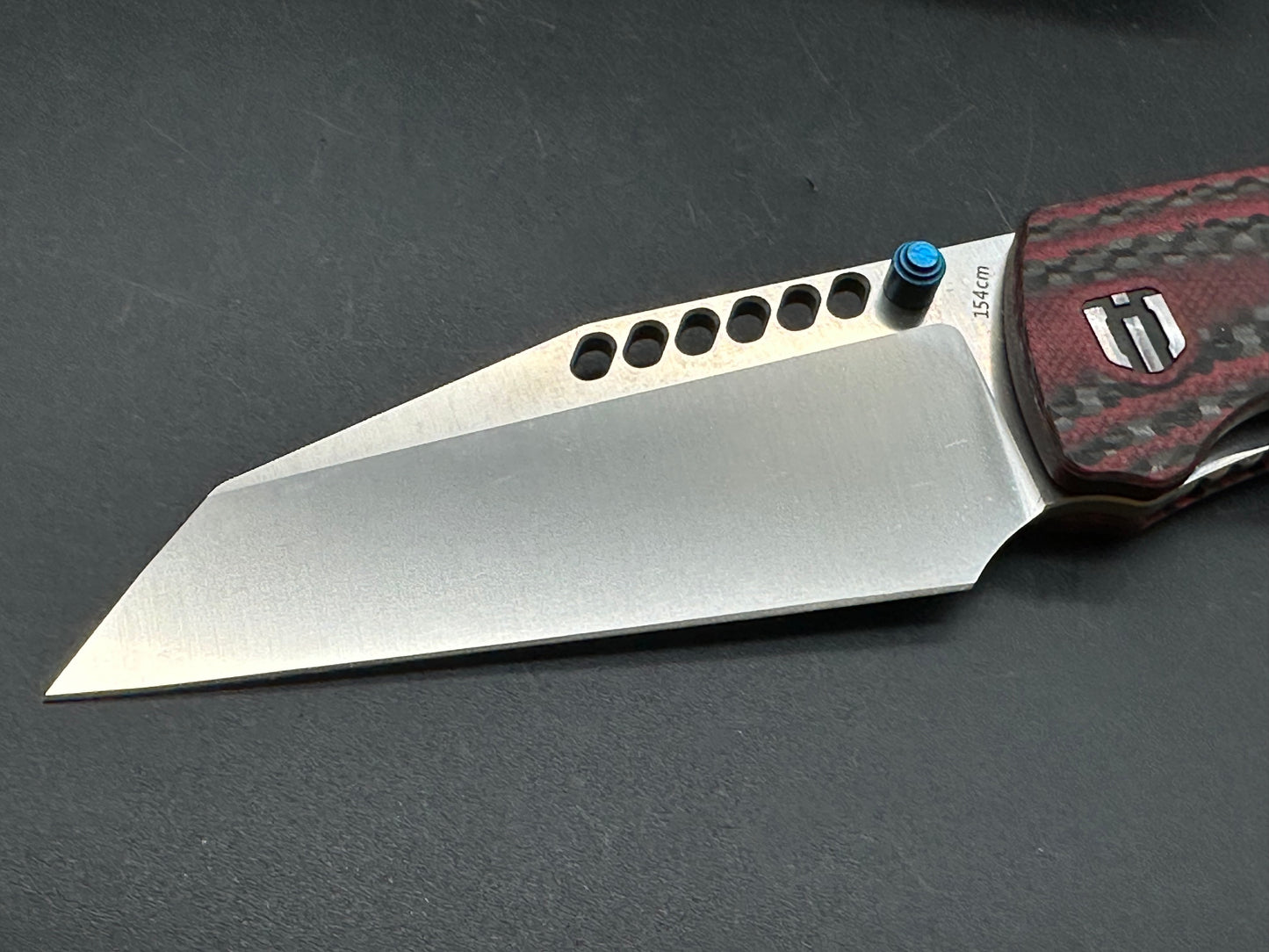 SHIELDON CYBERDASHI POCKET KNIFE 154CM BLADE BLACK & RED CARBON FIBER