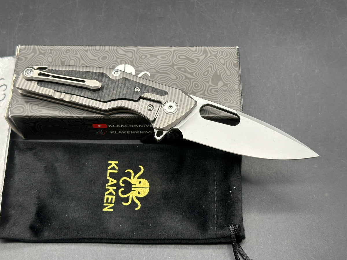 Klaken Sigund B06, 3.23" Bead Blasted 14C28N Drop Point Blade with Bead Blasted Titanium-Carbon FIber Inlay Scales