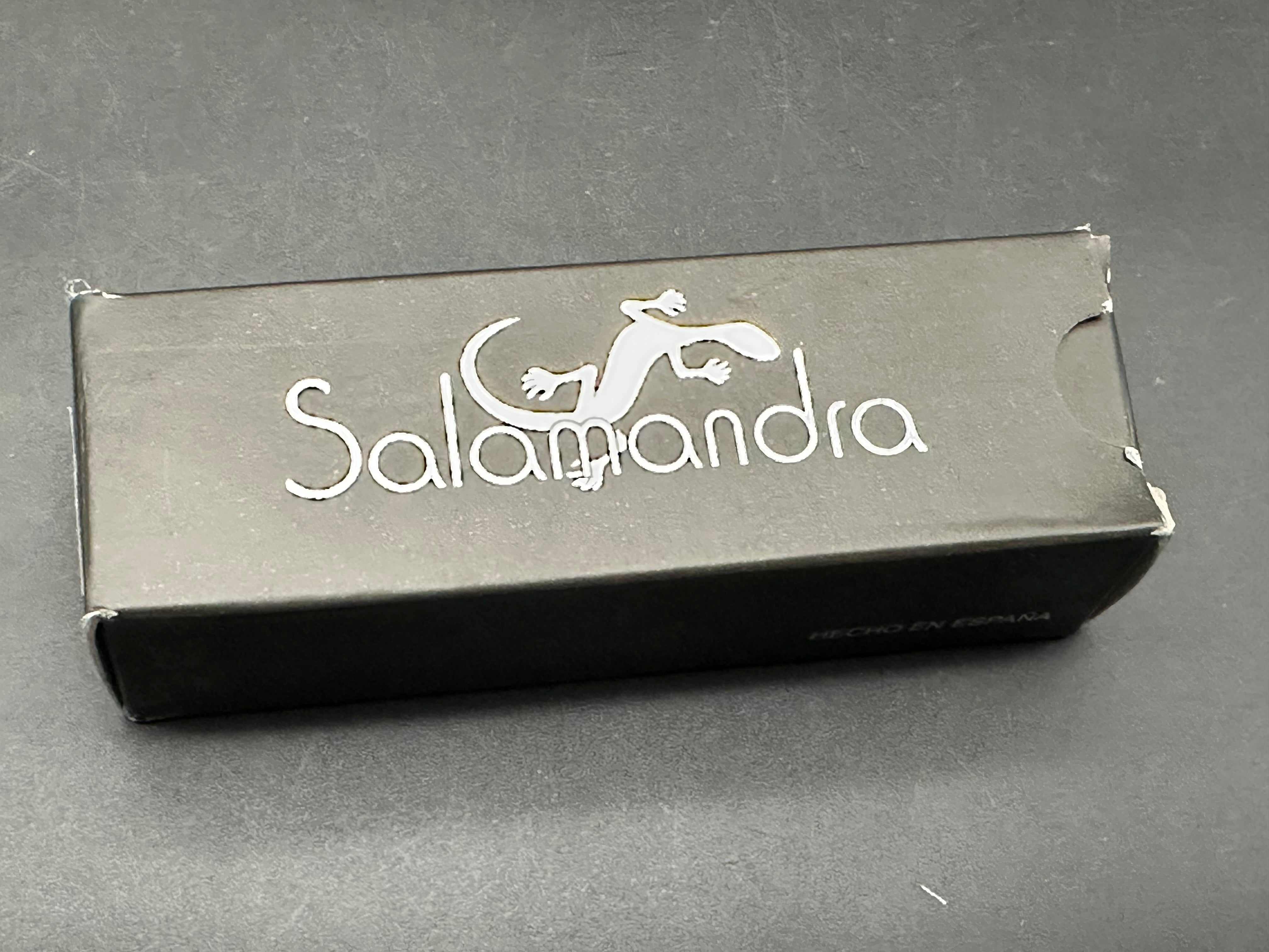 Salamandra Albacete thuja wood lock back. 1.4116 steel. As new in box