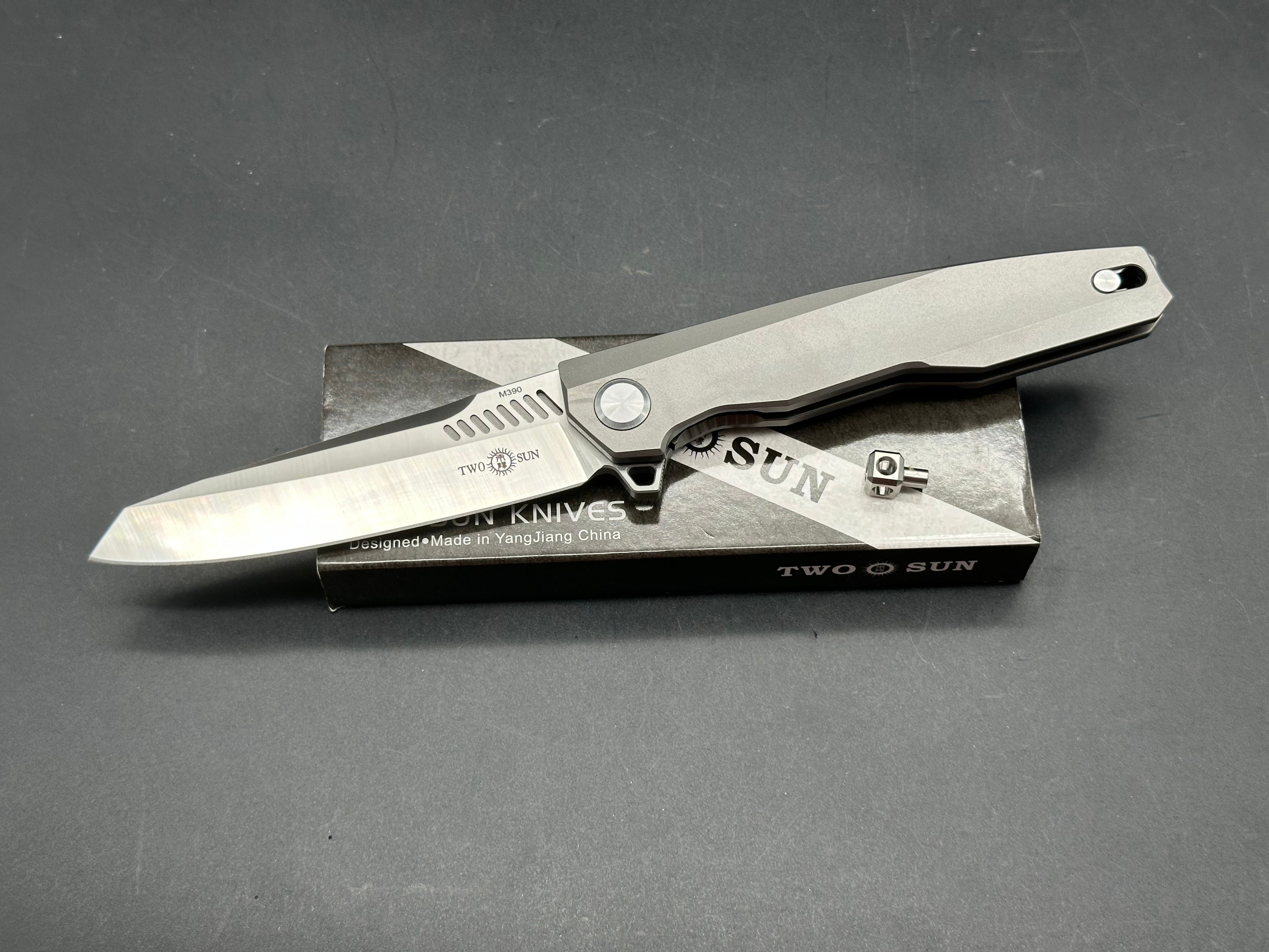 TWOSUN TS88-M390 GRAY TITANIUM ALLOY HANDLE PLAIN M390 BLADE