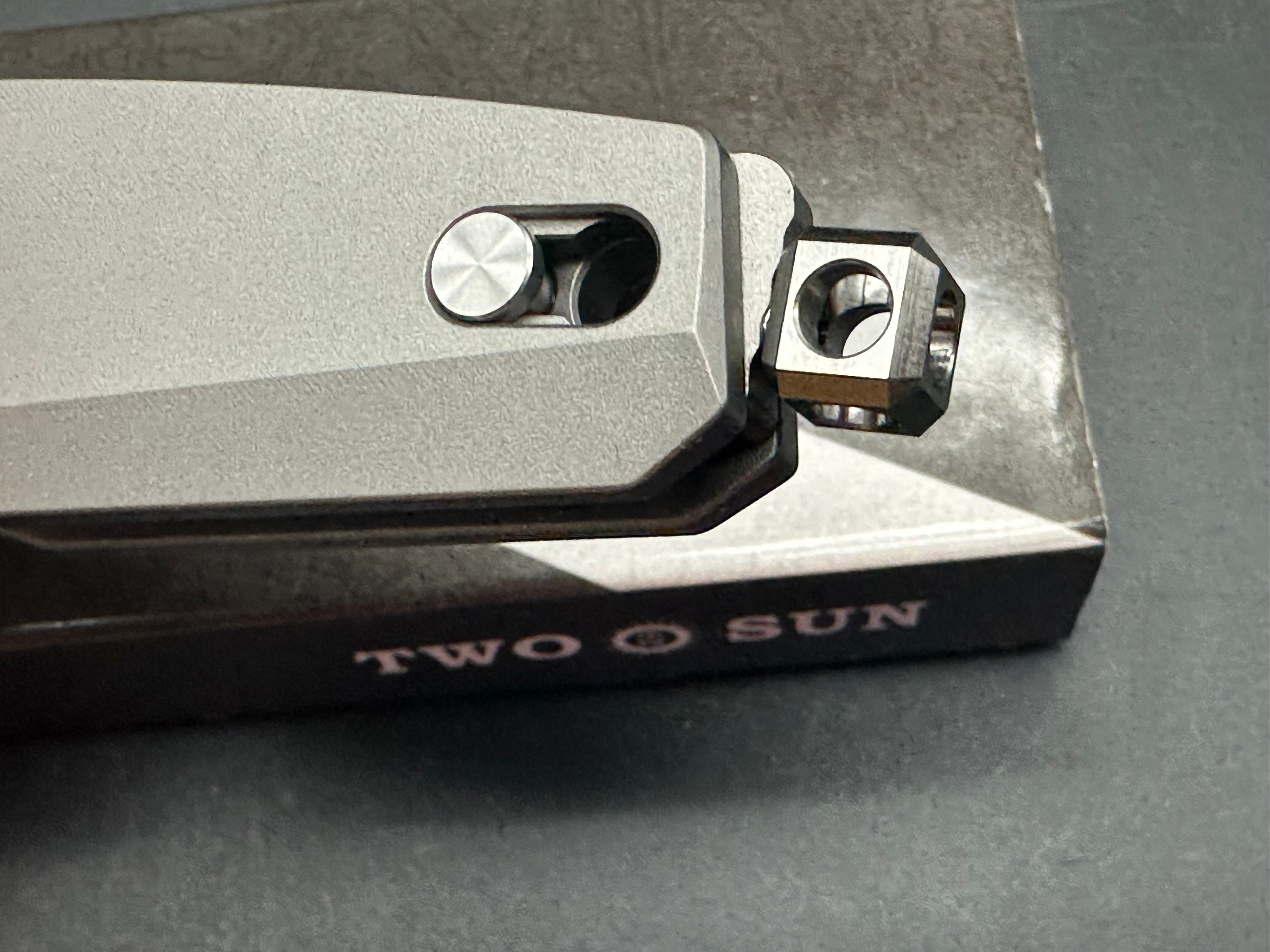 TWOSUN TS88-M390 GRAY TITANIUM ALLOY HANDLE PLAIN M390 BLADE