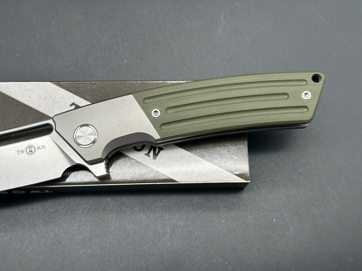 TWOSUN TS454 GREEN TITANIUM/G10 HANDLE 14C28N