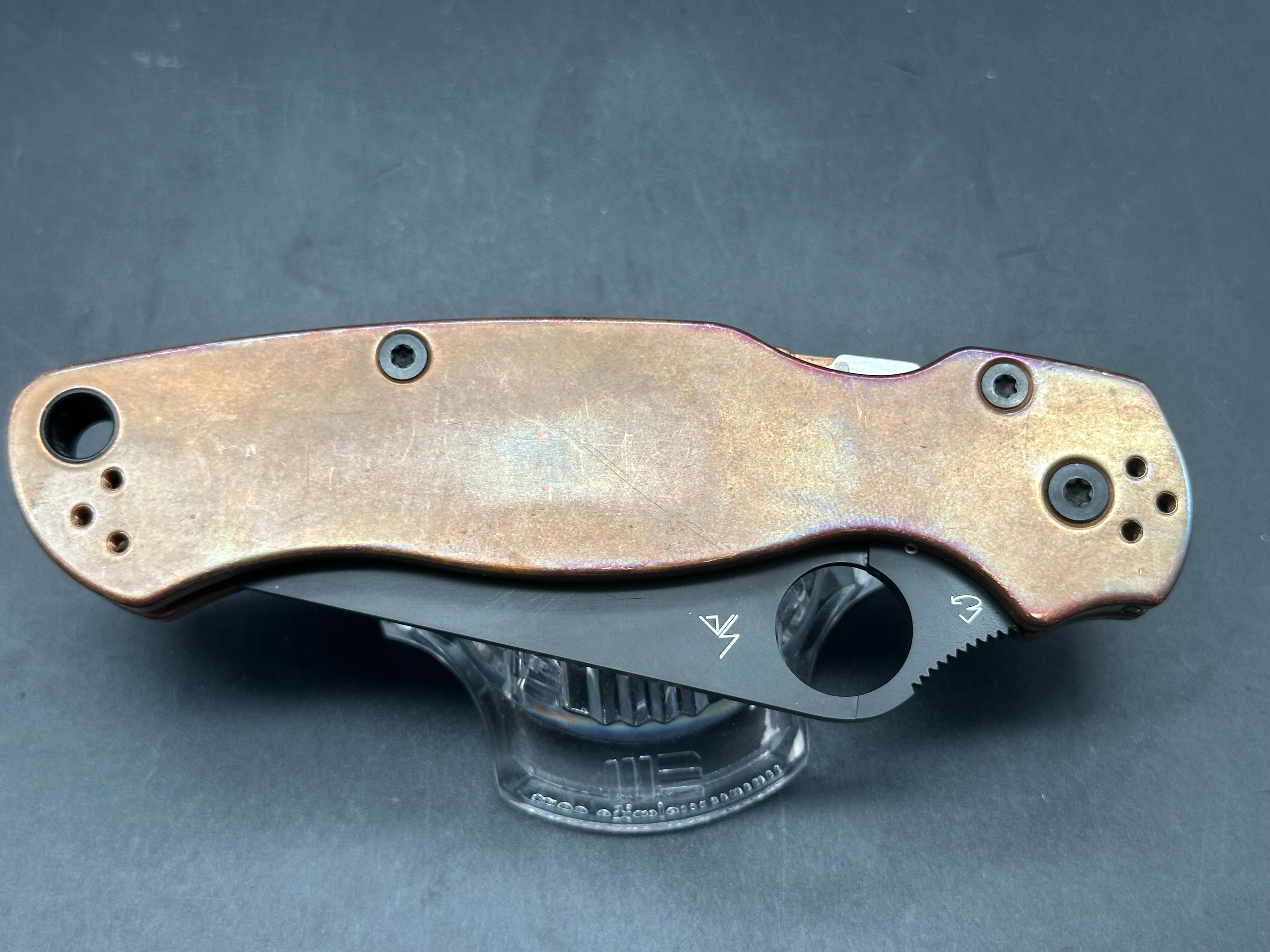 Spyderco PM2 CPM REX 45 Bronze Copper Scales, patina on scales