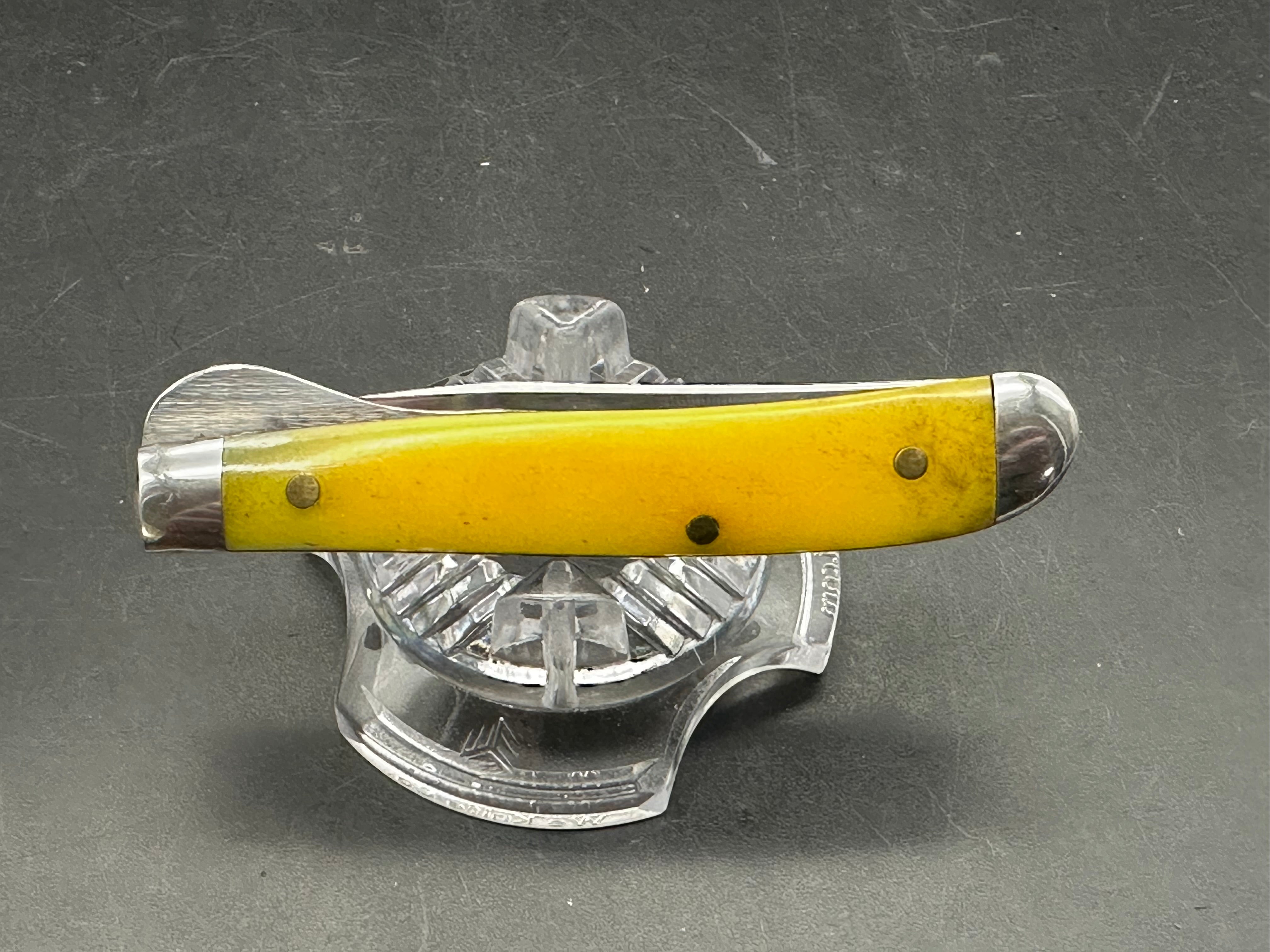 Moore maker liner lock yellow bone