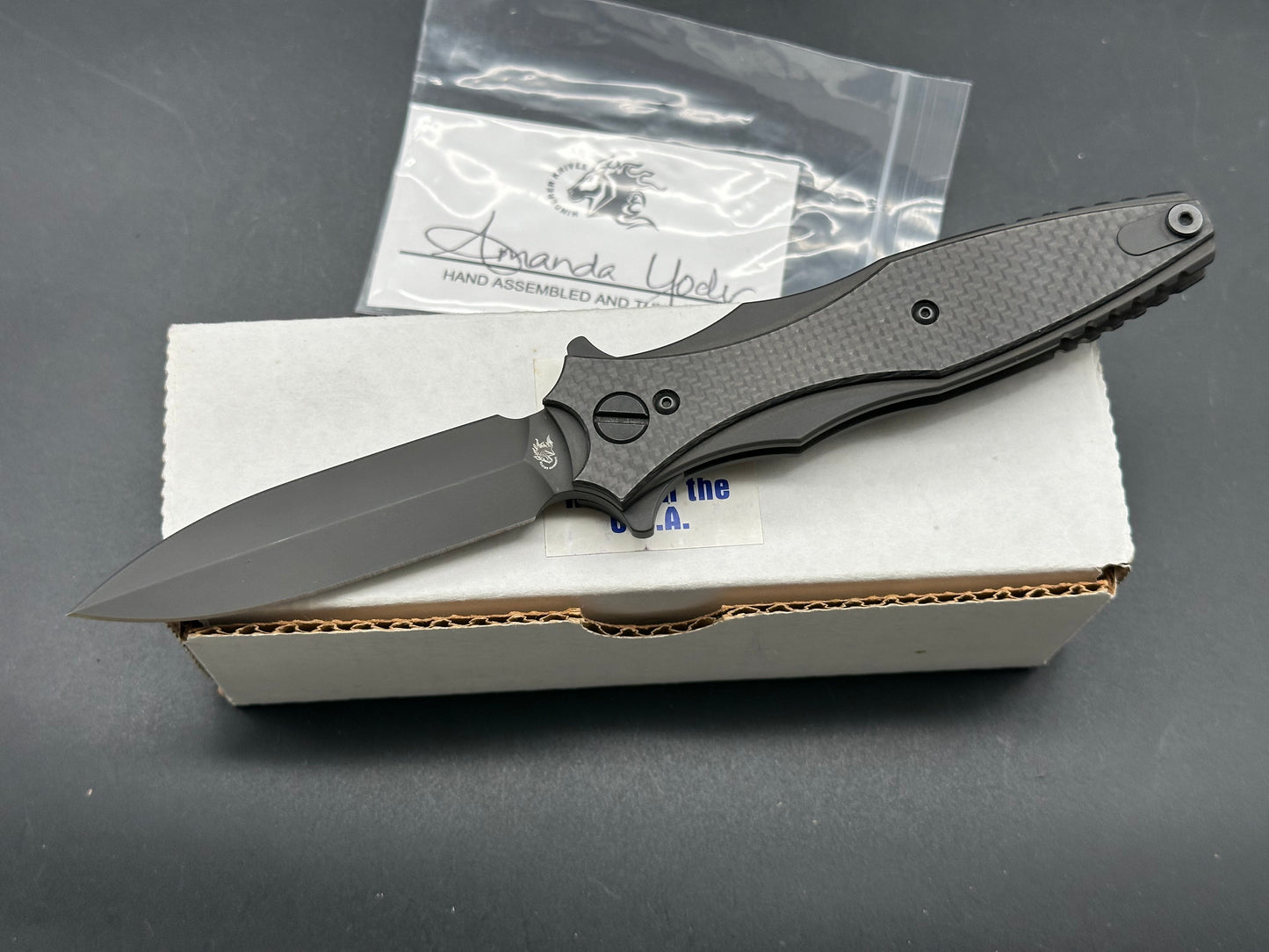 Hinderer Maximus blackout w/CF scales