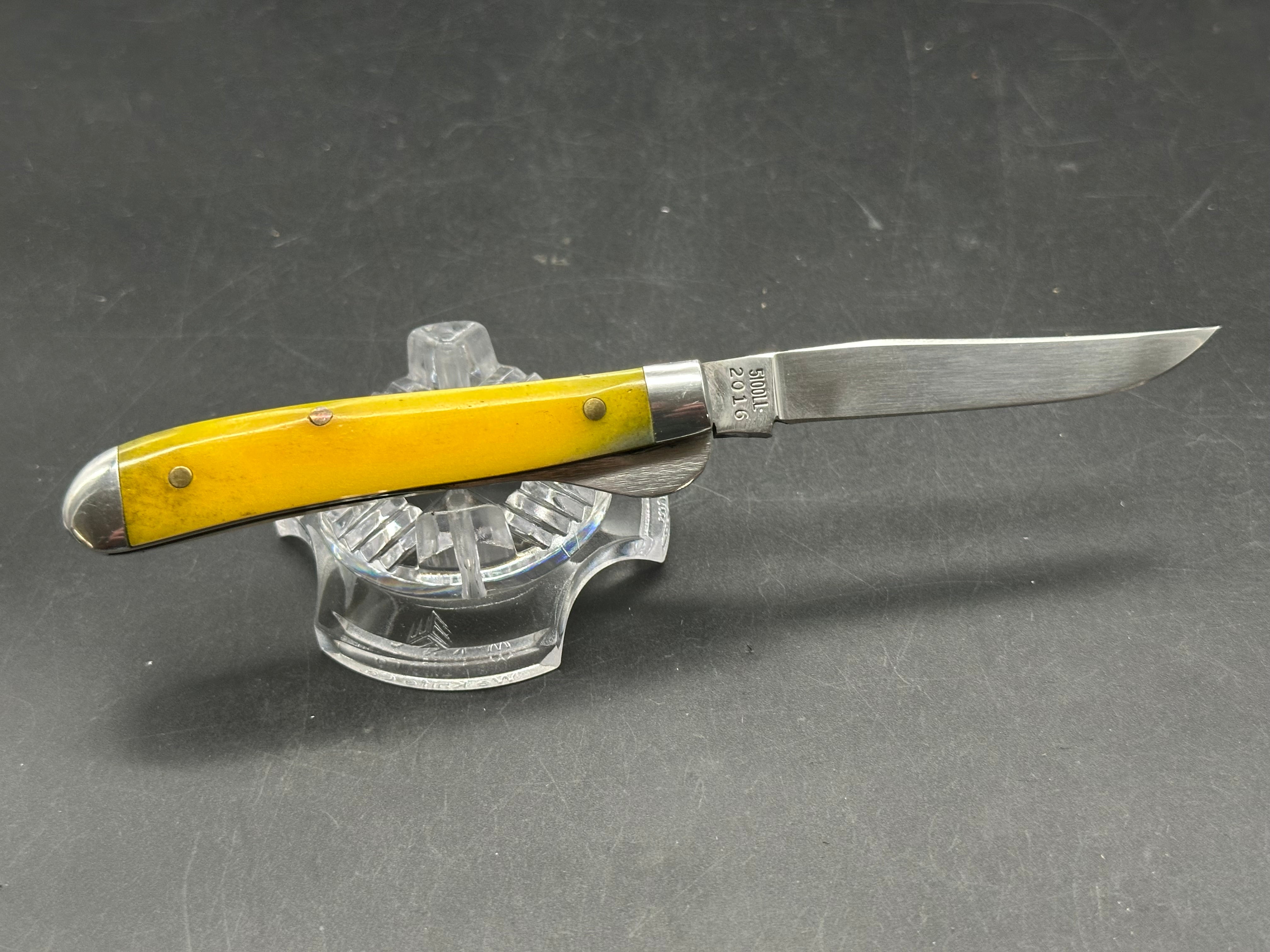Moore maker liner lock yellow bone