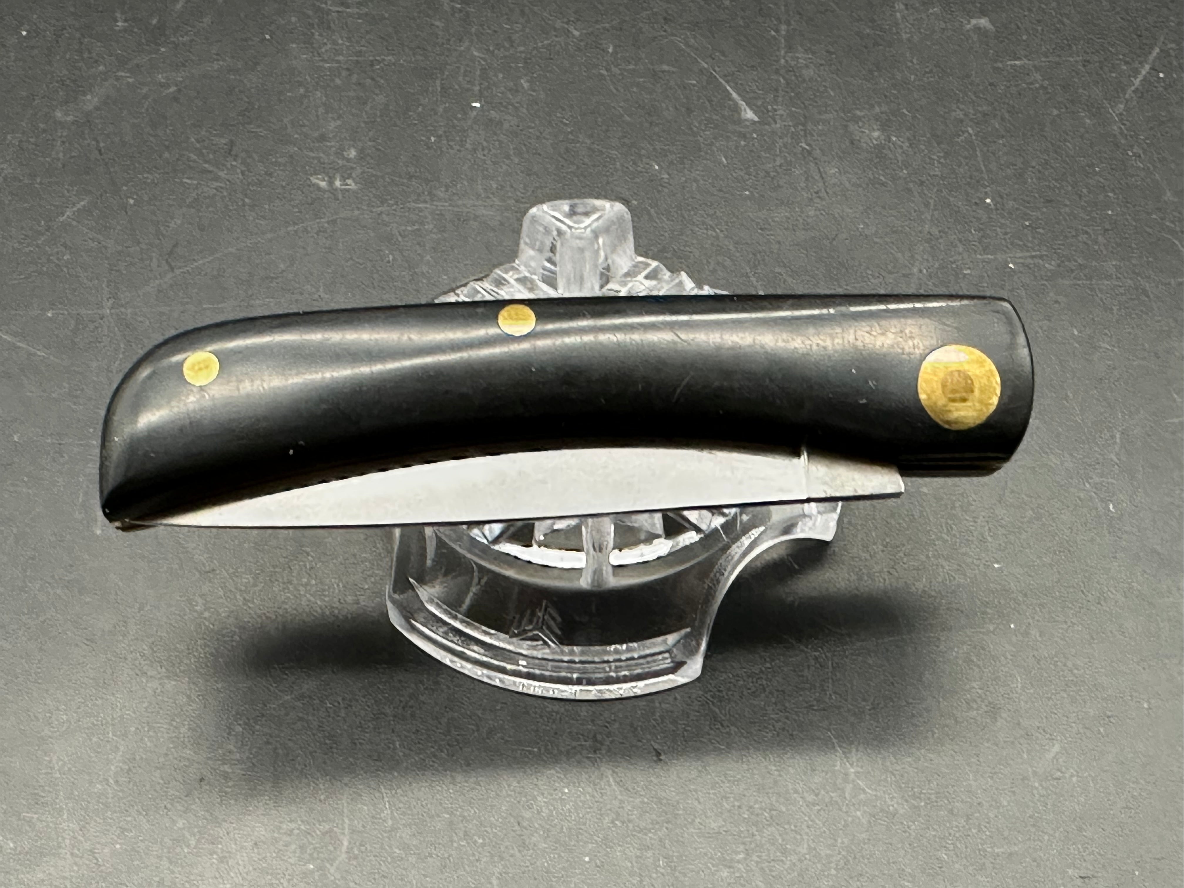 Queen Country Cousin D2 Blade Sodbuster 3 5/8" closed Black Delrin Handle - 1445
