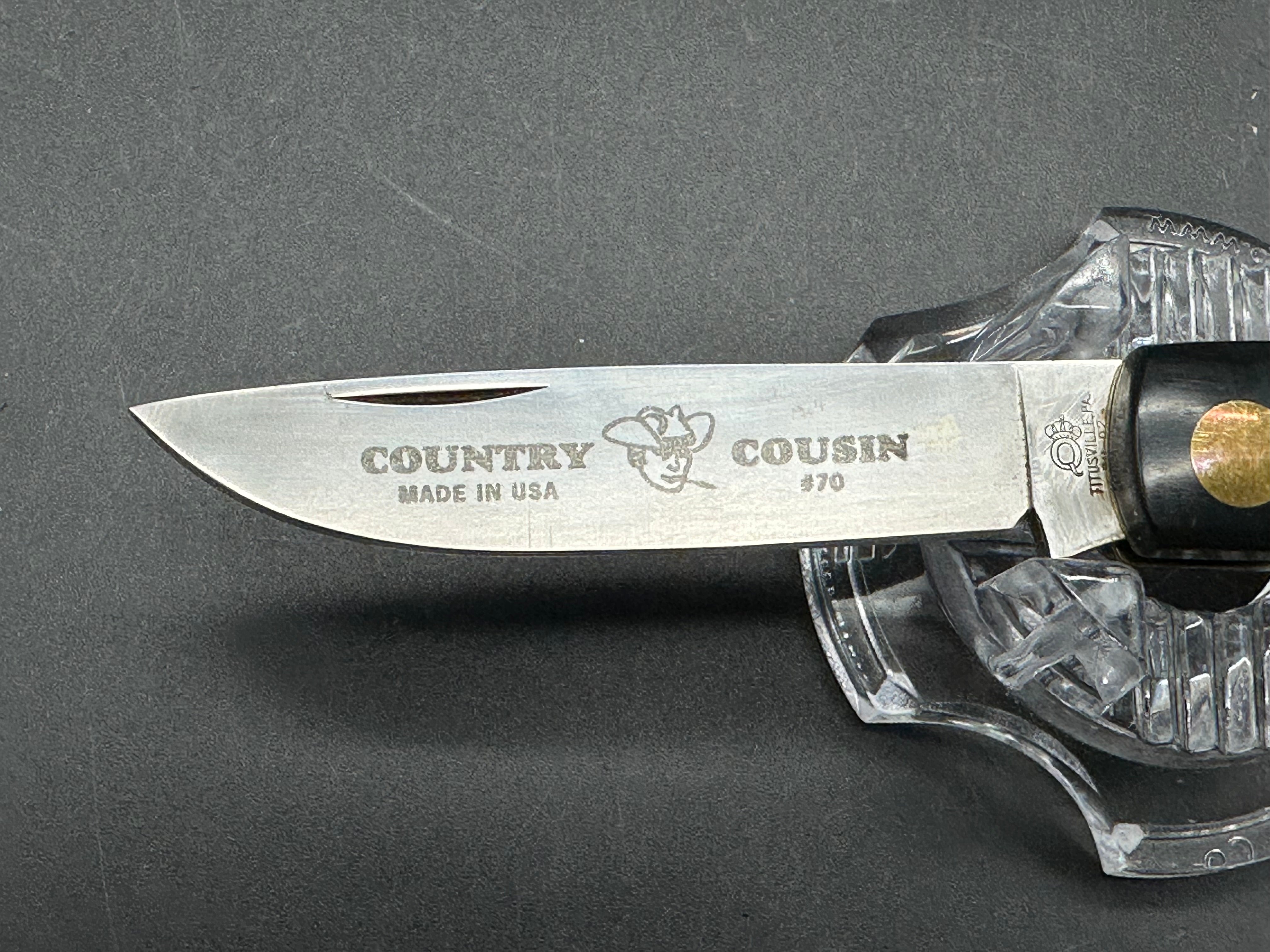 Queen Country Cousin D2 Blade Sodbuster 3 5/8" closed Black Delrin Handle - 1445