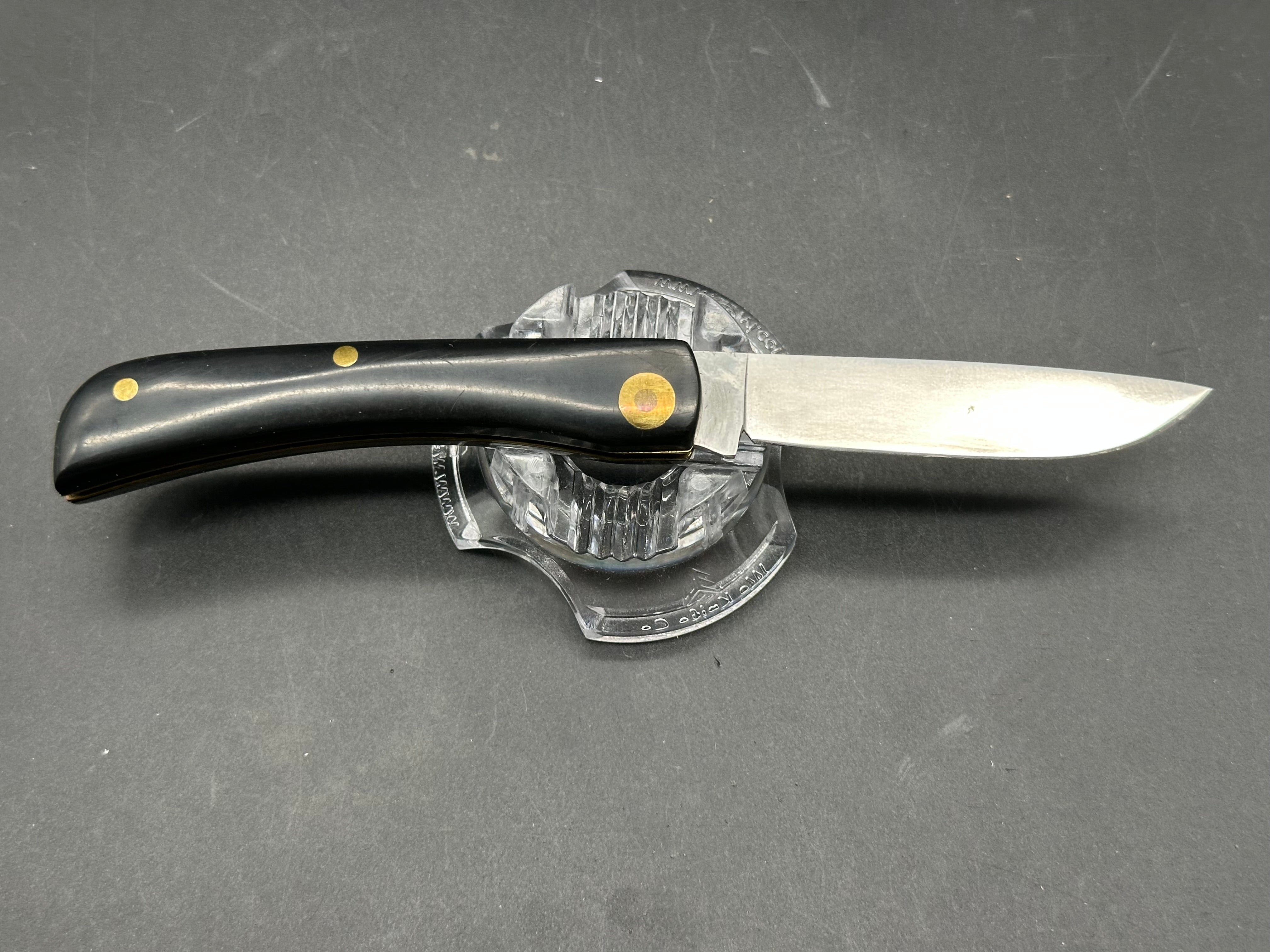 Queen Country Cousin D2 Blade Sodbuster 3 5/8" closed Black Delrin Handle - 1445