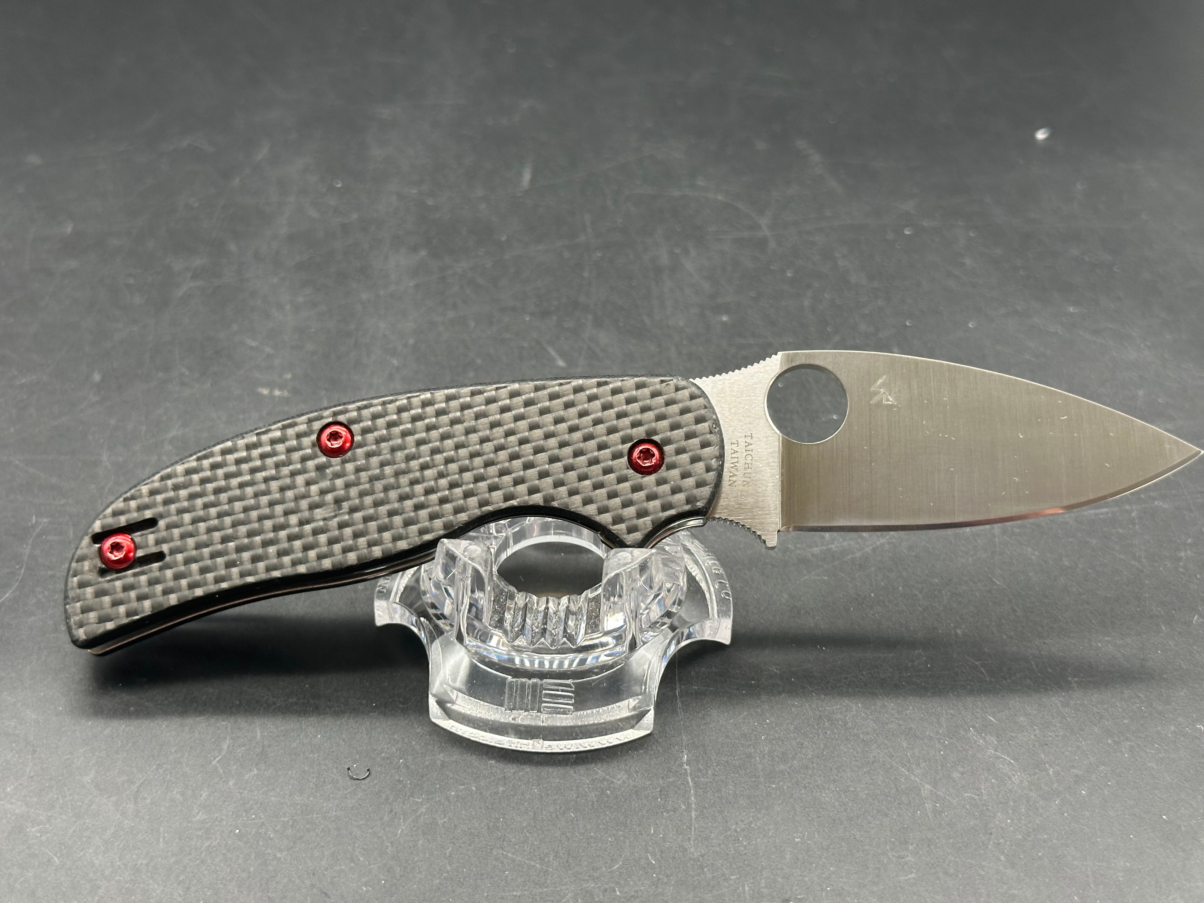 Spyderco Sage 5 Custom Swap, Carbon Fiber scales with red hardware and Maxamet blade