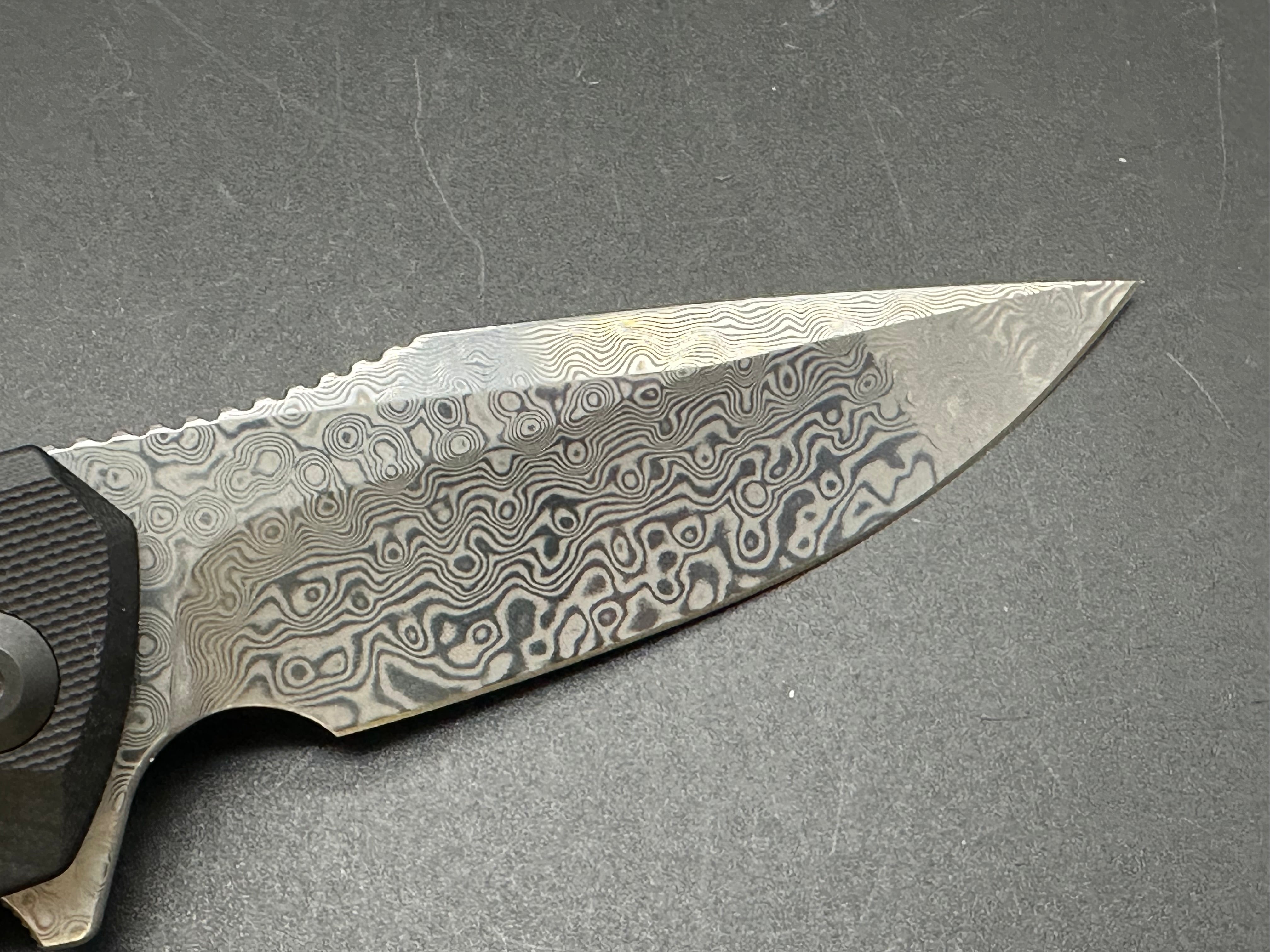 Civivi Backlash black G10 scales w/damascus blade