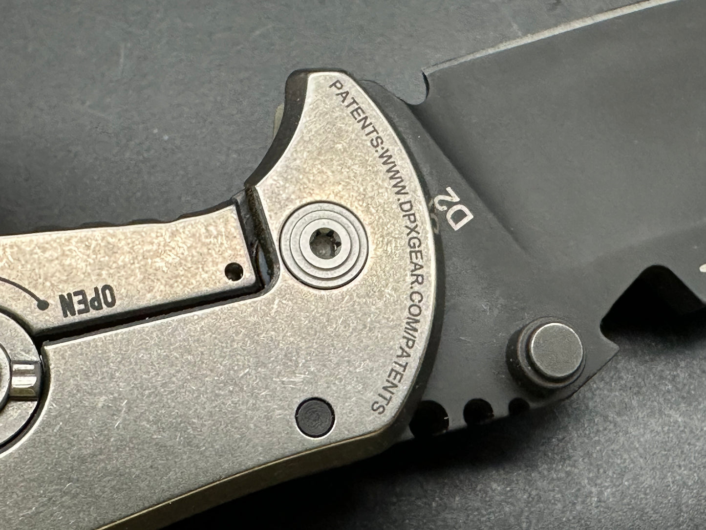 DPX Hest 2.0 Left hand titanium/G10 frame lock