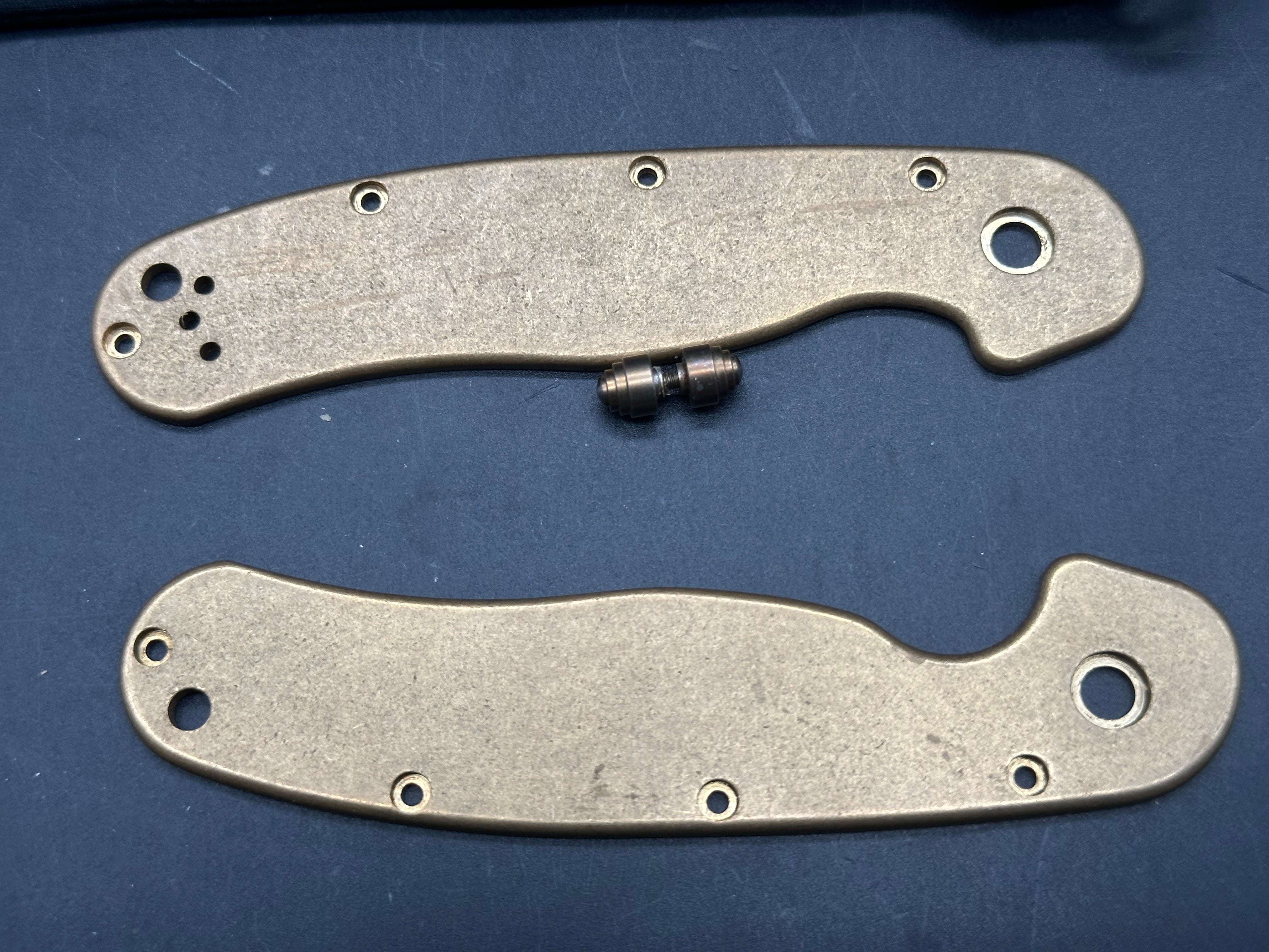 Ontario Rat 2 AUS-8 with blue jean micarta and brass scales