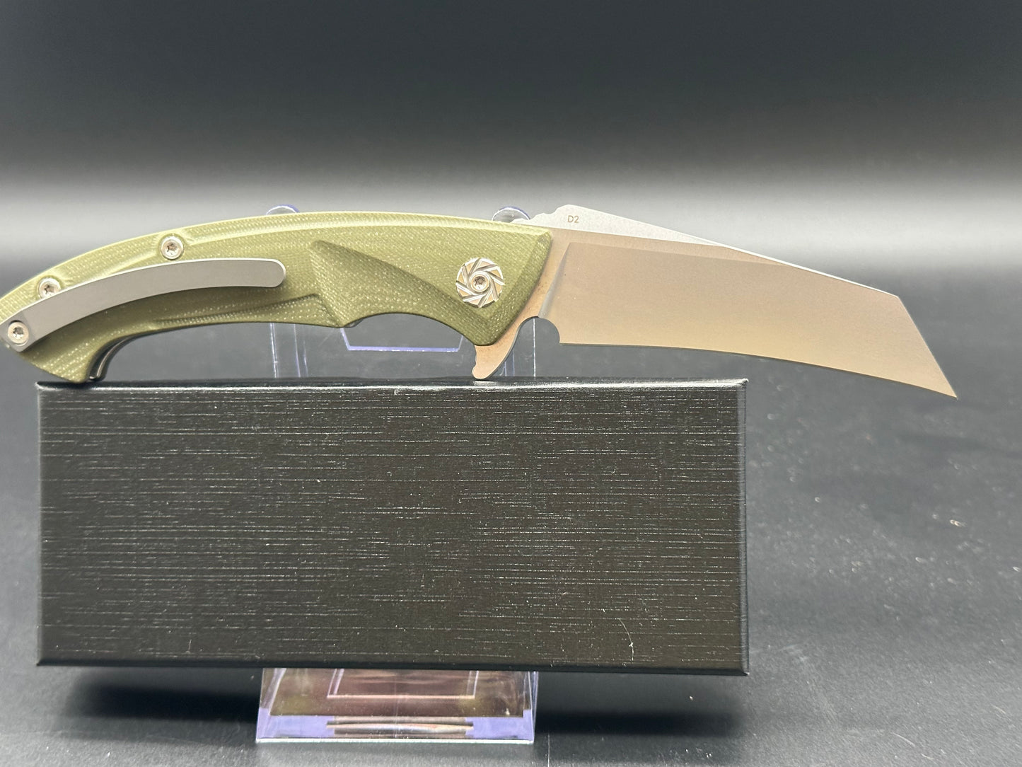 Kubey KU212 Anteater green G10 scales w/14c28n blade