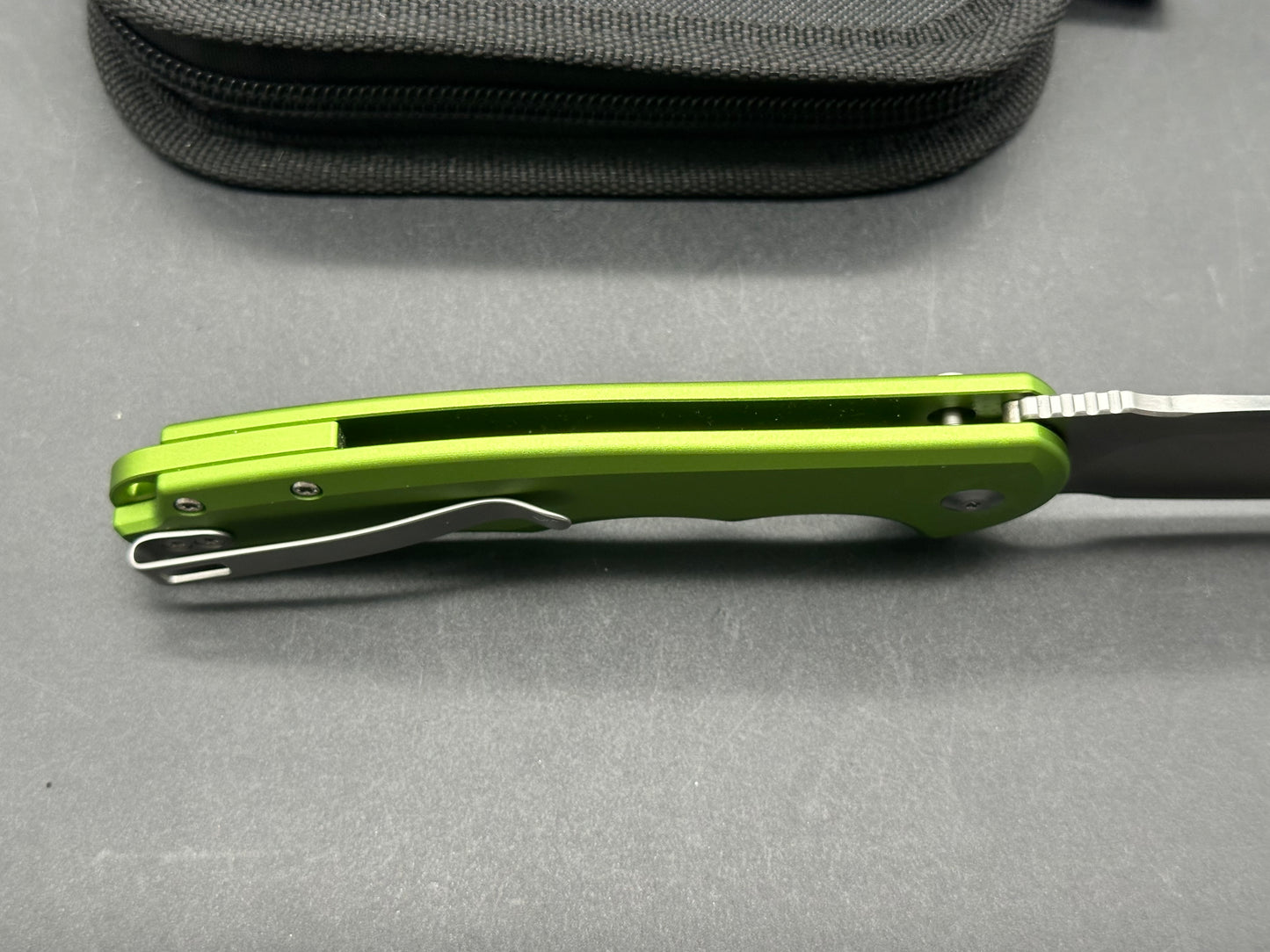 CIVIVI BUTTON LOCK PRAXIS LIME GREEN ALUMINUM HANDLE NITRO-V DROP POINT