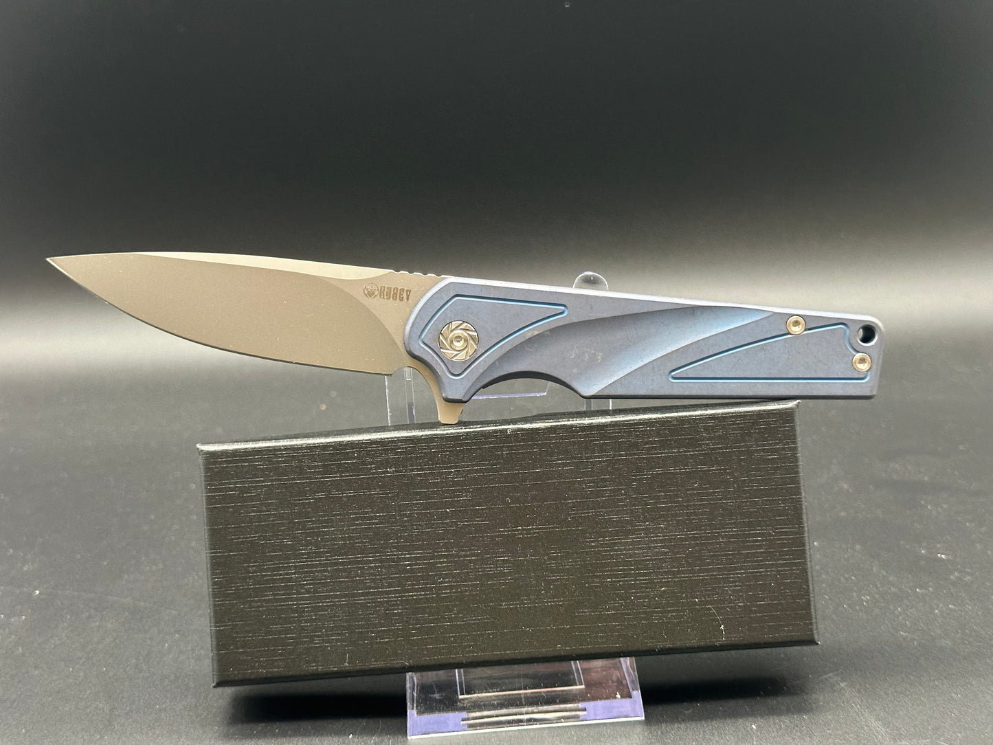 Kubey KU233 Wolverine blue titanium handle w/D2 blade