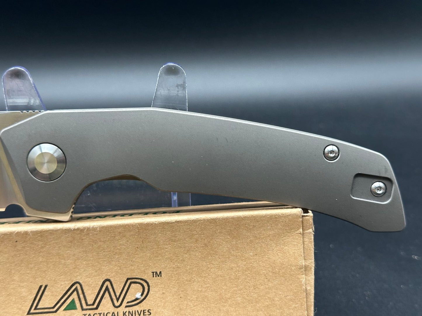 LAND 140 titanium handle w/VG10 blade