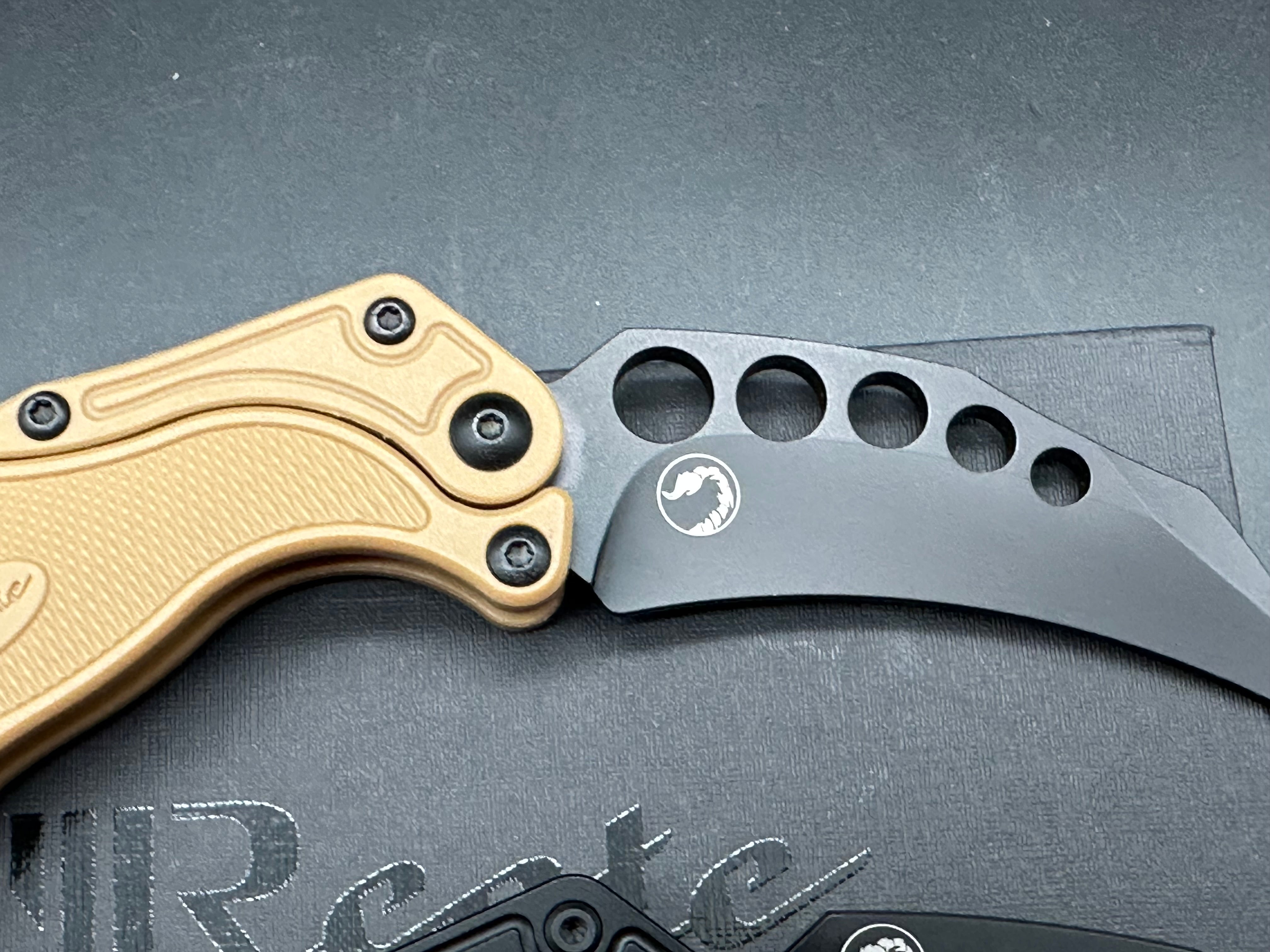 Reate EXO-K Gravity Karambit Button Lock Knife Black Aluminum (3.1" Black)